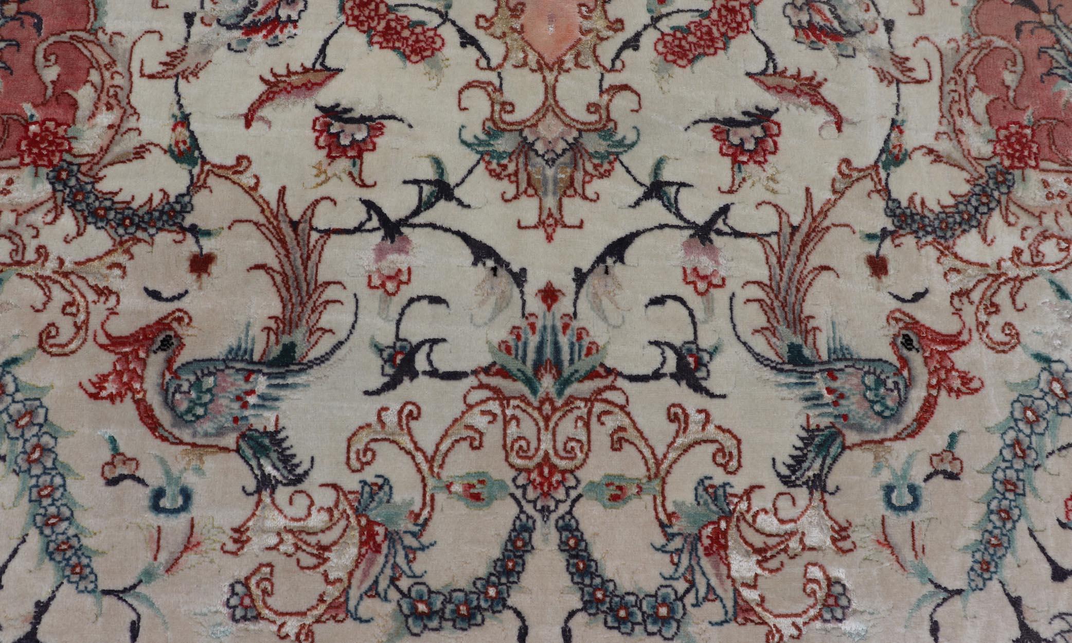 Tappeto a medaglione in lana e seta Vintage Fine Tabriz Design con fiori intricati in vendita 2