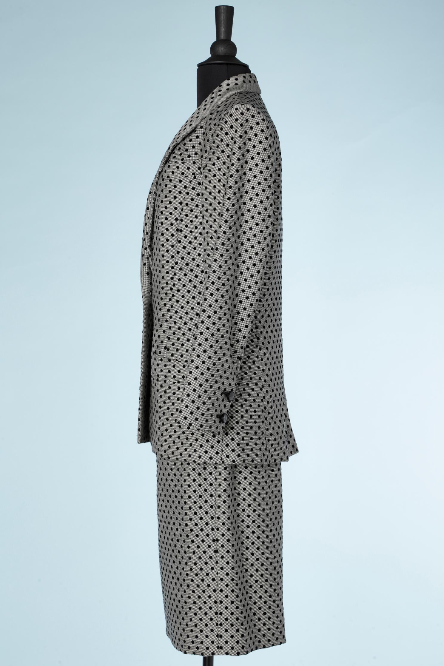 Wool skirt-suit with black velvet polka dots Jean-Louis Scherrer Couture numberd In Excellent Condition For Sale In Saint-Ouen-Sur-Seine, FR