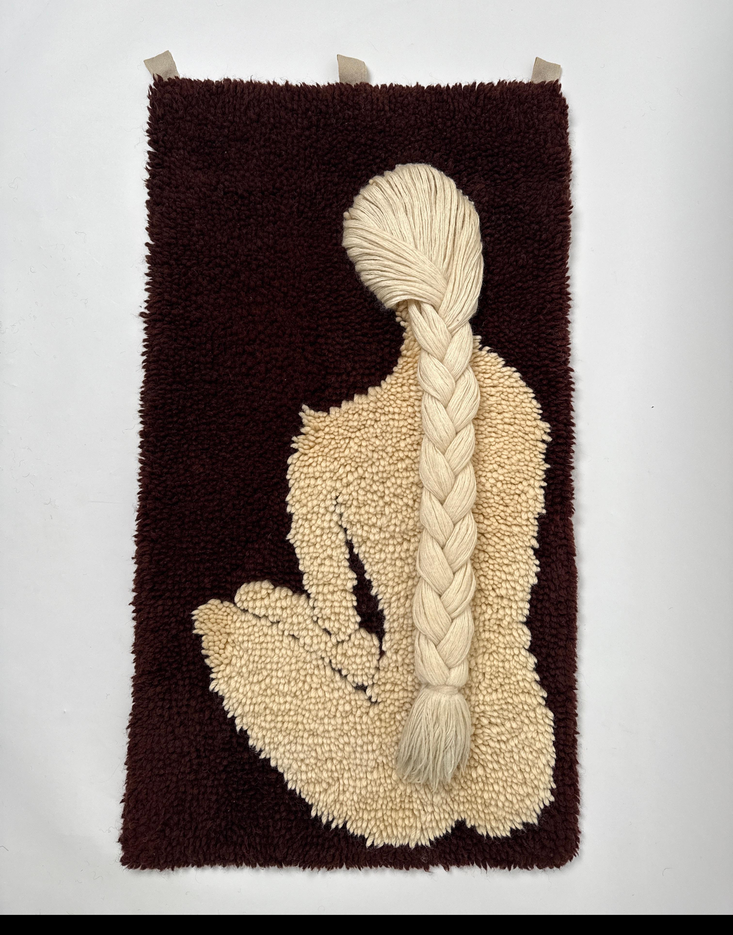 This beautiful, high-quality tapestry from the 1960s was made by hand from wool. The quality of the wool is excellent and the many decades have not affected its quality. The motif of the woman is tasteful and aesthetic, the body is made from natural