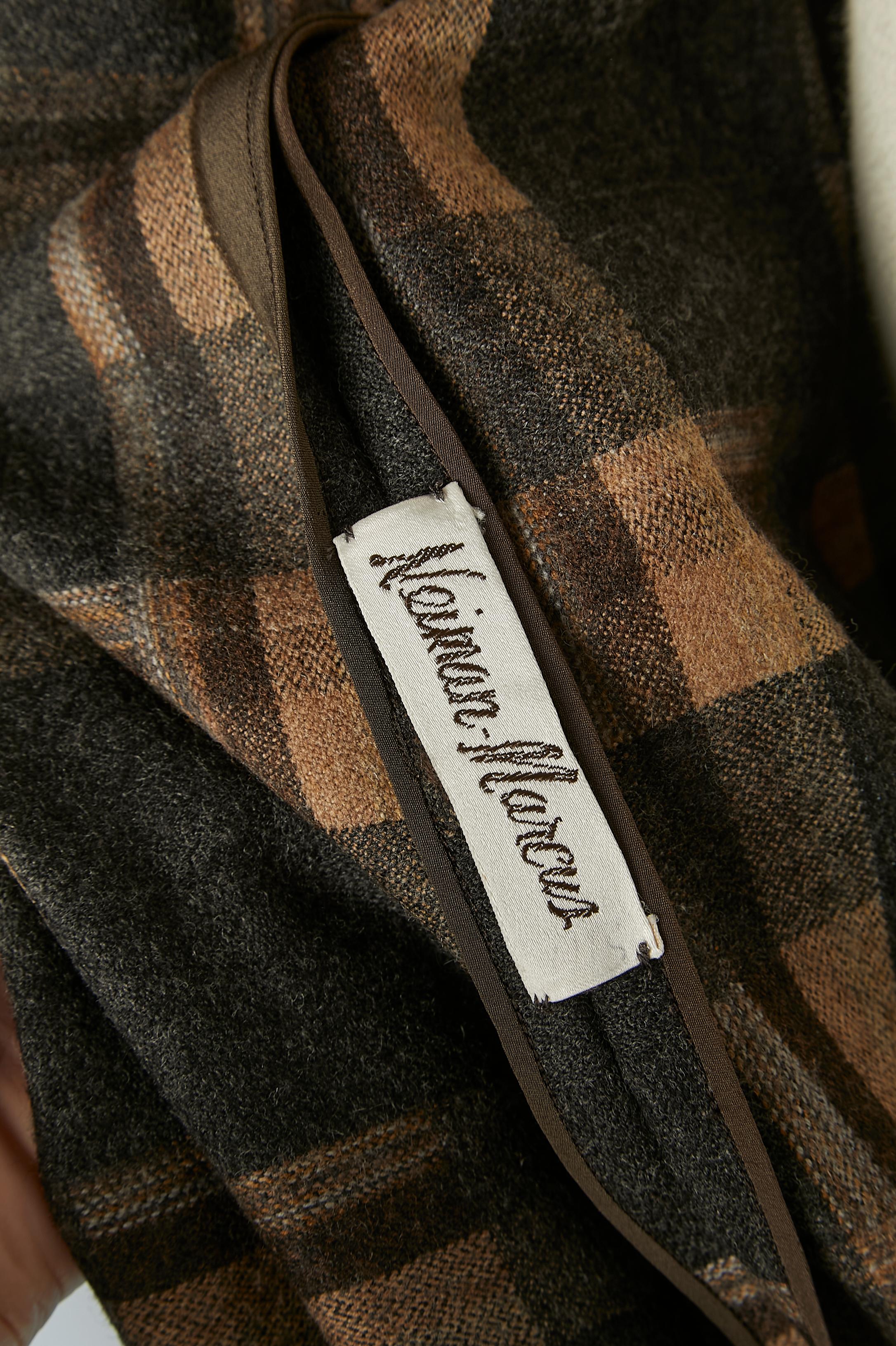 Schottenkaro-Mantel aus Wolle  Mit Ledergürtel GALANOS für Neiman Marcus  im Angebot 1