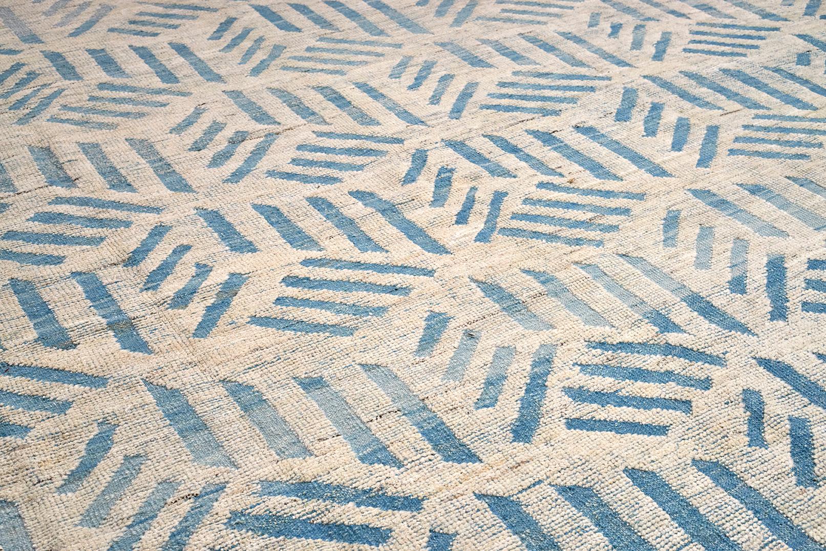 Tulu-Teppich aus Wolle mit geometrischem Cerulean-Muster (Moderne der Mitte des Jahrhunderts) im Angebot