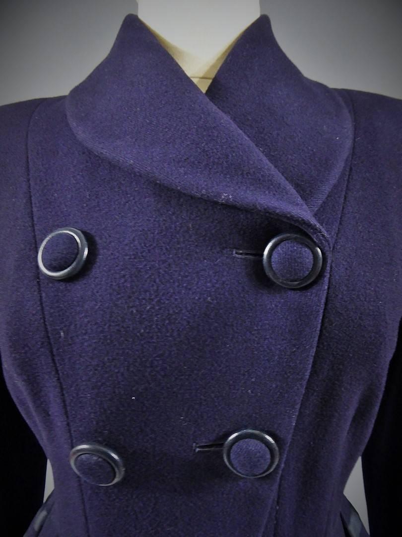 Woollen Navy blue Coat rationing period England, 1940s In Excellent Condition In Toulon, FR
