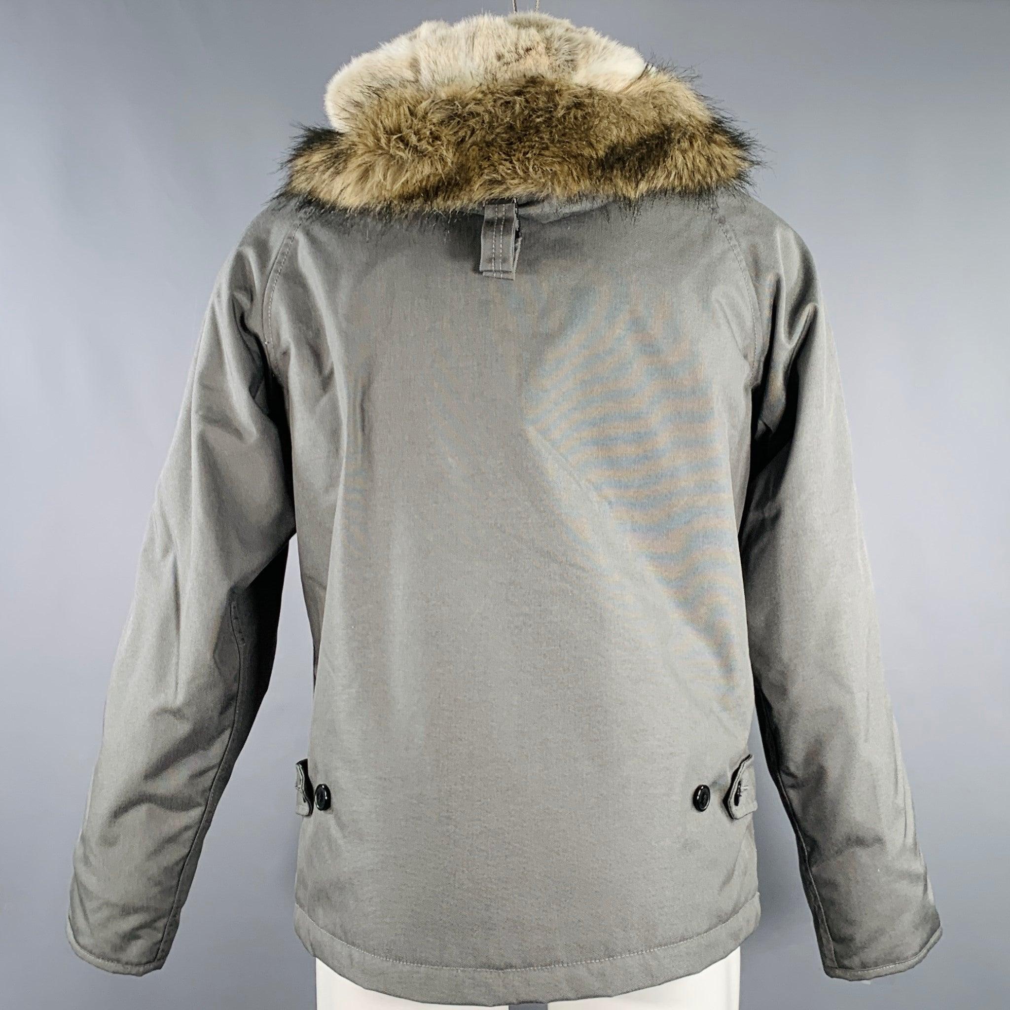 WOOLRICH Size M Grey Nylon Hooded Jacket In Excellent Condition In San Francisco, CA
