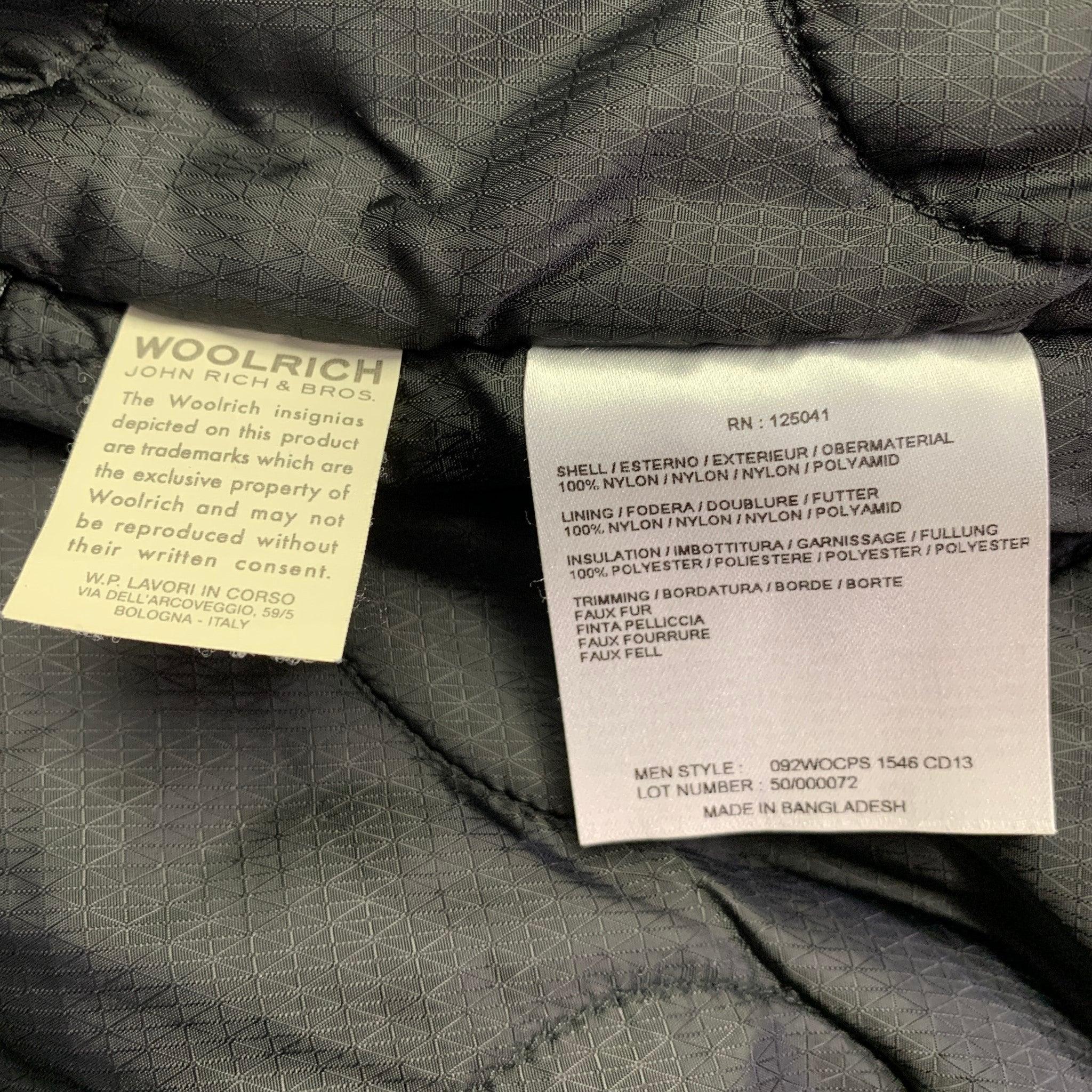 WOOLRICH Size M Grey Nylon Hooded Jacket 1