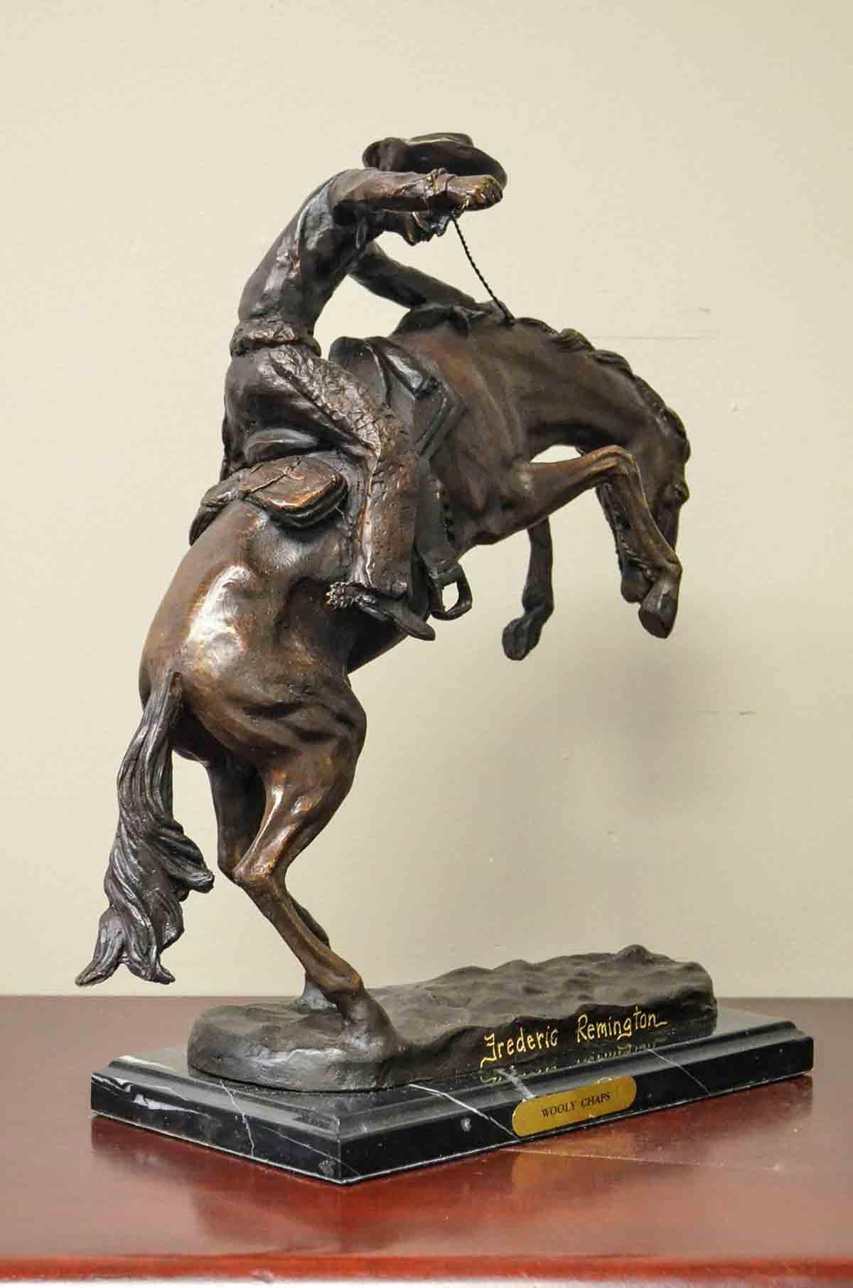 Sculpture en bronze de Wooly Chaps sur socle en marbre, d'après Frederic Remington en vente 11