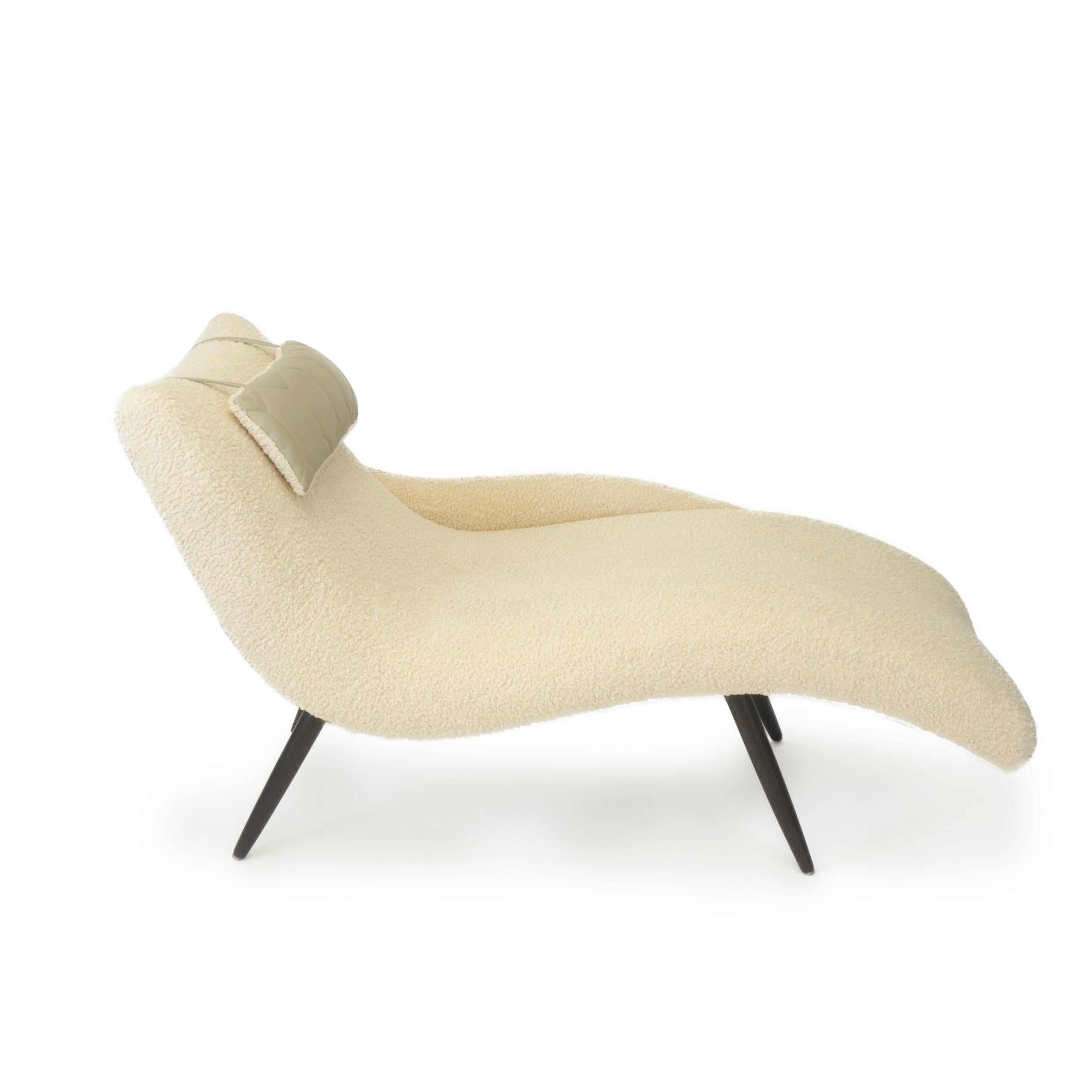 Wooly Modern Chaise Lounge For Sale 2