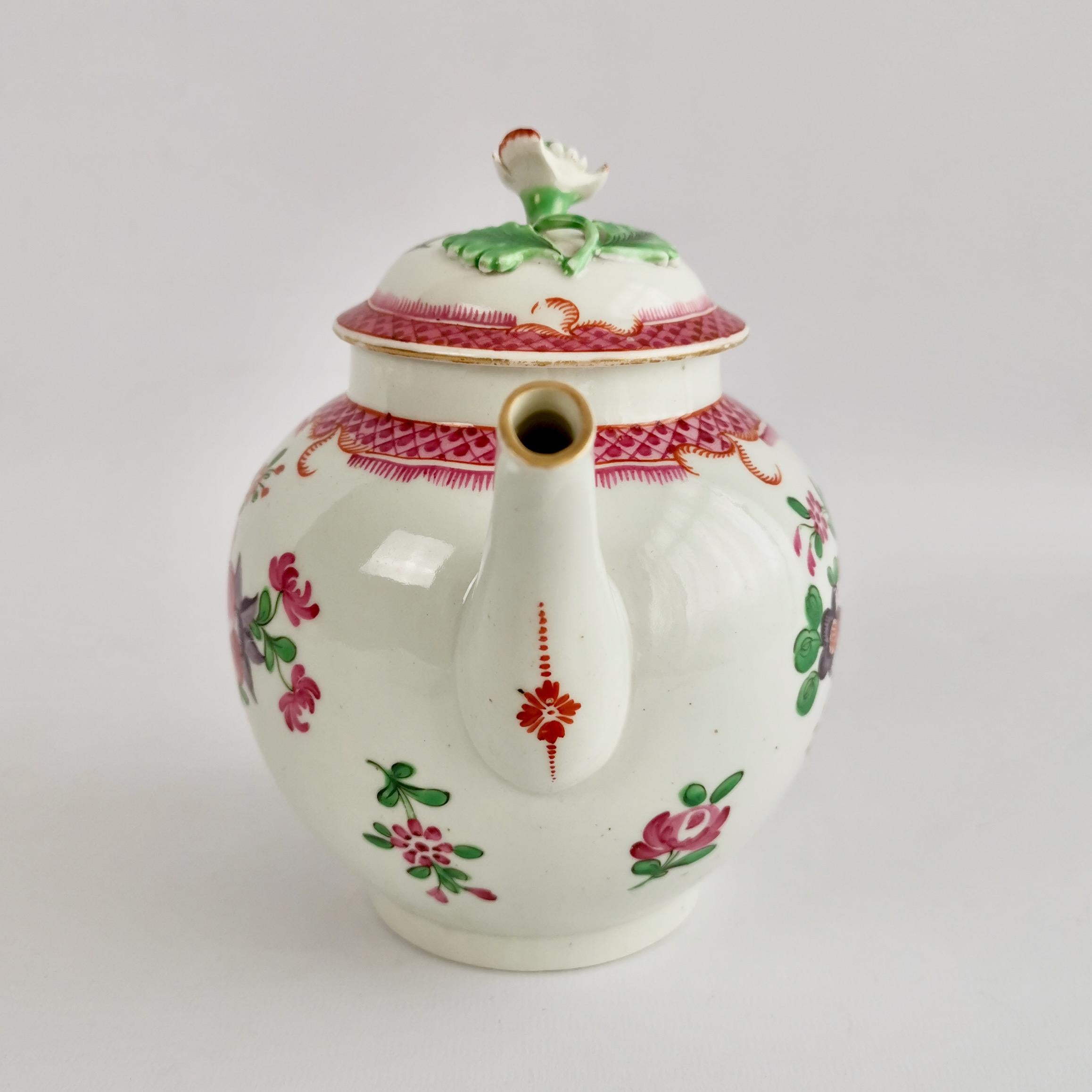 English Caughley Porcelain Teapot, Pink Floral Compagnie des Indes, ca 1785 For Sale