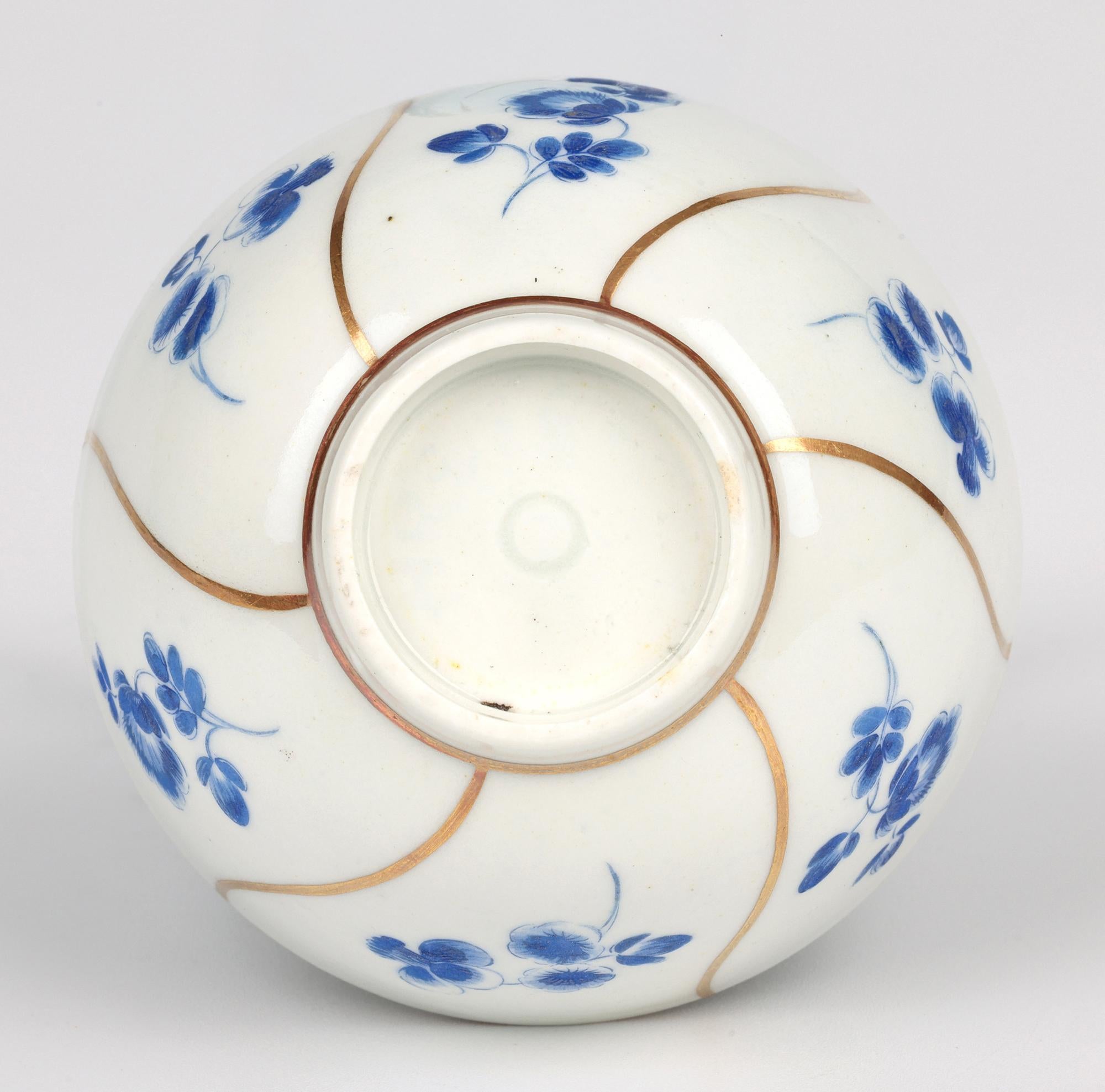 Worcester Antique Dry Blue Floral Pattern Teabowl and Saucer For Sale 5