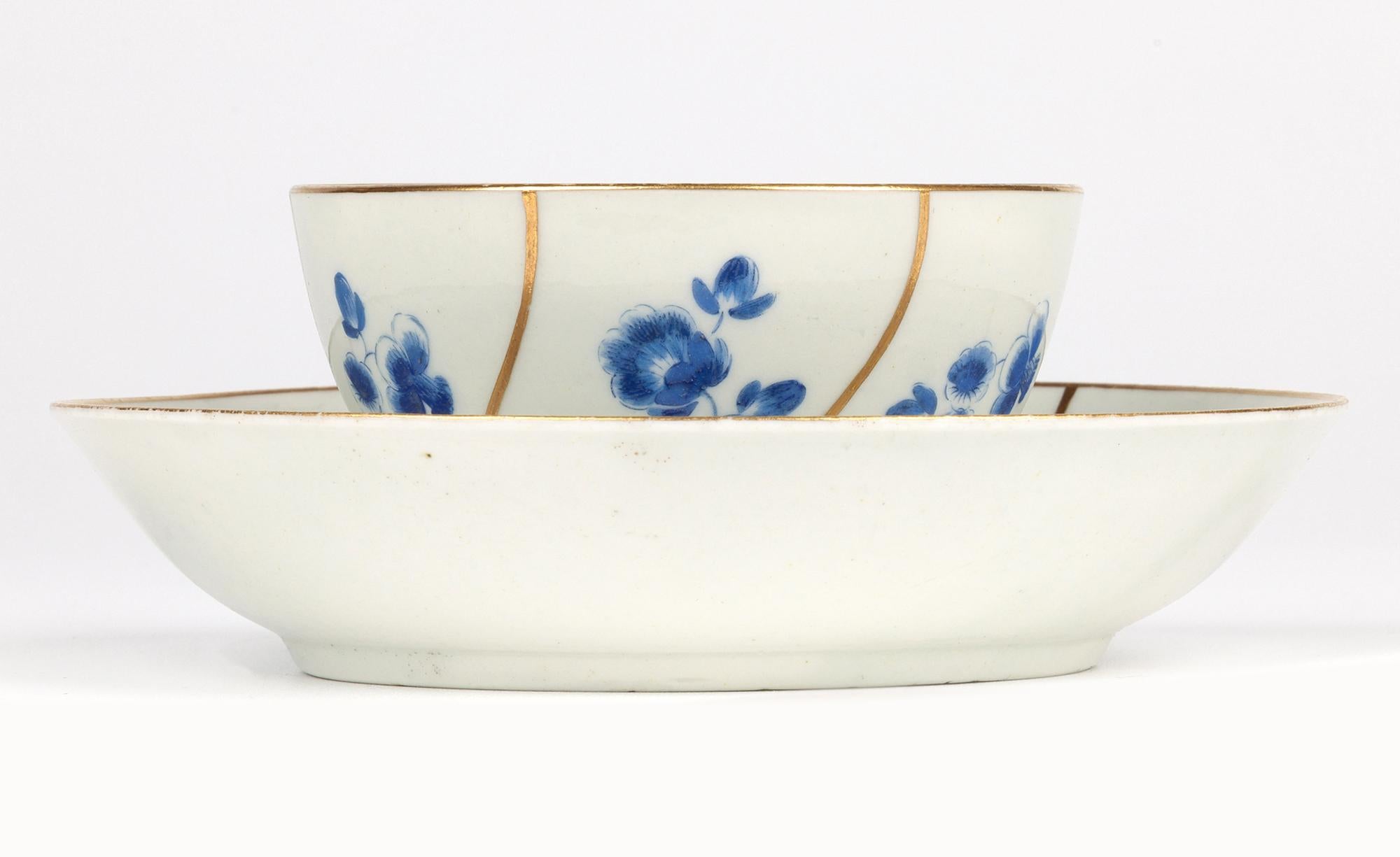 George III Worcester Antique Dry Blue Floral Pattern Teabowl and Saucer For Sale