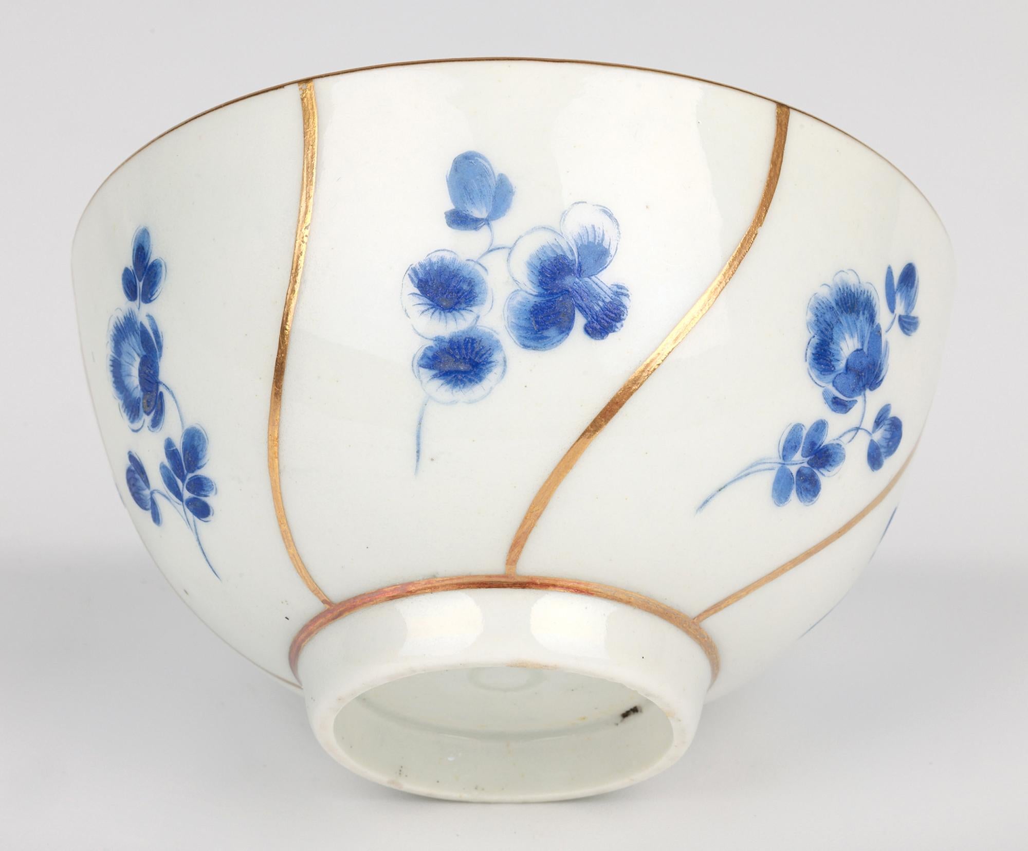 Worcester Antique Dry Blue Floral Pattern Teabowl and Saucer For Sale 1
