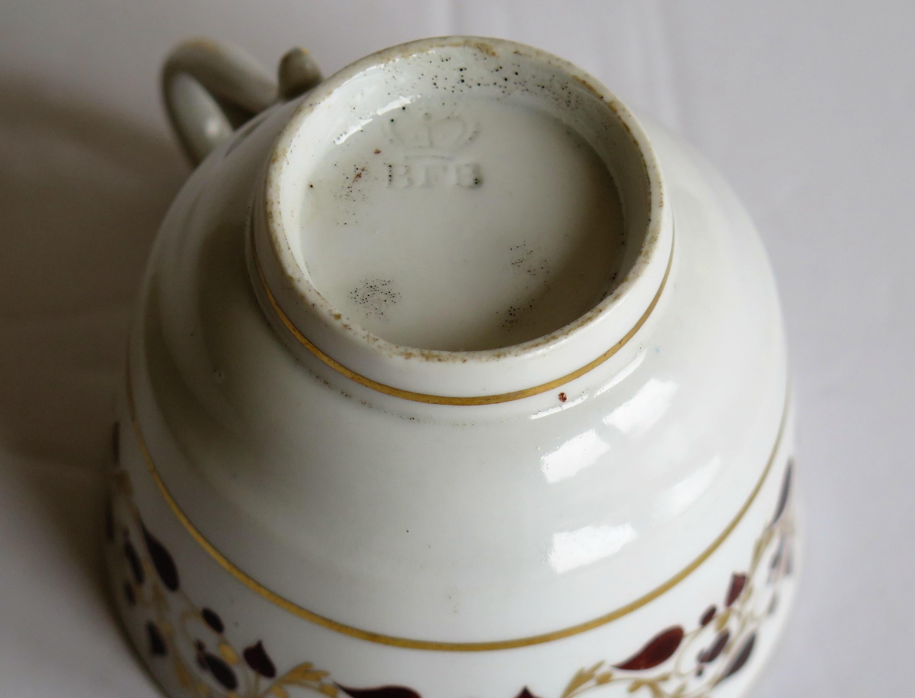 Tasse à thé en porcelaine de Worcester, Flight & Barr Worcester, peinte à la main, vers 1810 5