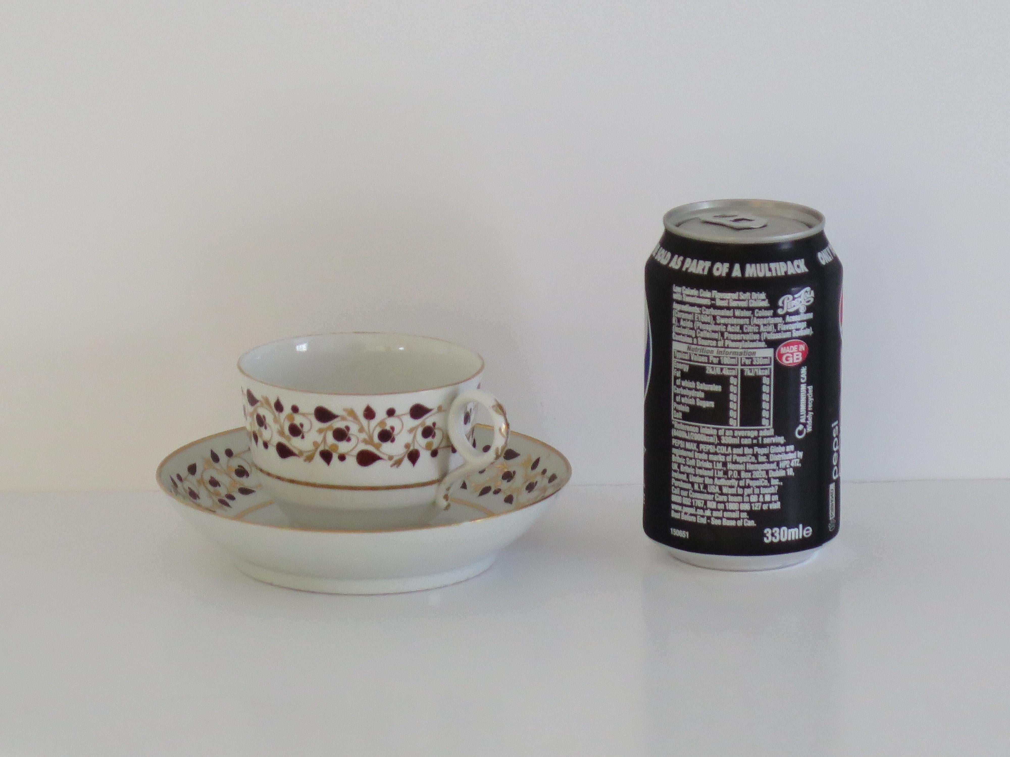 Duo de tasses à thé et soucoupes en porcelaine Worcester Flight & Barr, vers 1810 en vente 3
