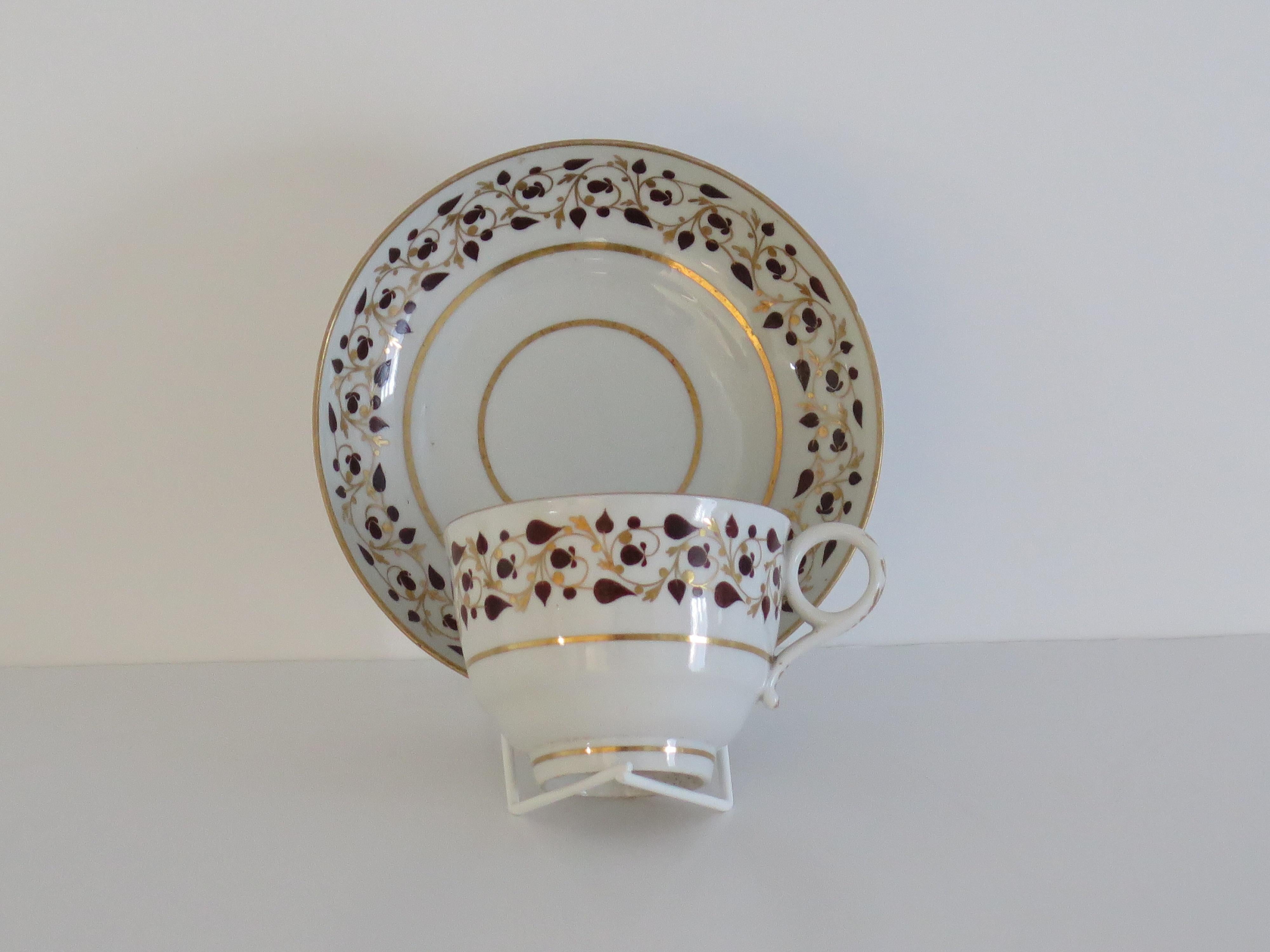 George III Worcester Barr Flight & Barr Period Porcelain Tea Cup & Saucer Duo, circa 1810 For Sale