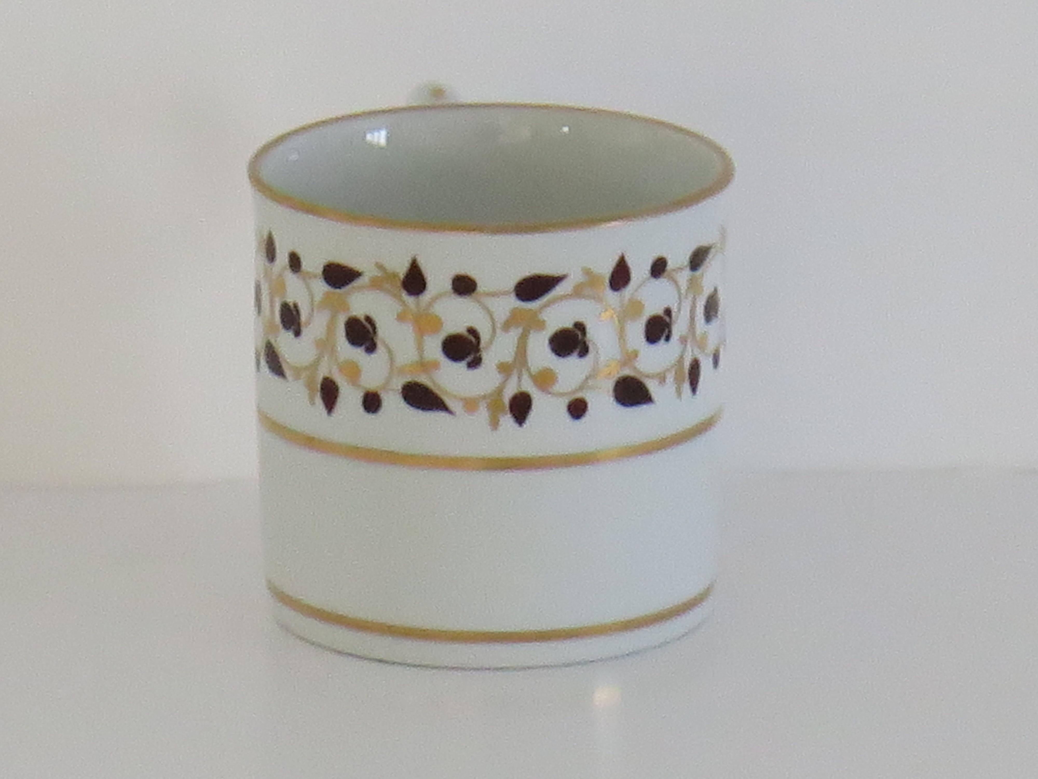 XIXe siècle Boîte à café en porcelaine de la période Worcester Barr, motif de vigne, vers 1807 en vente