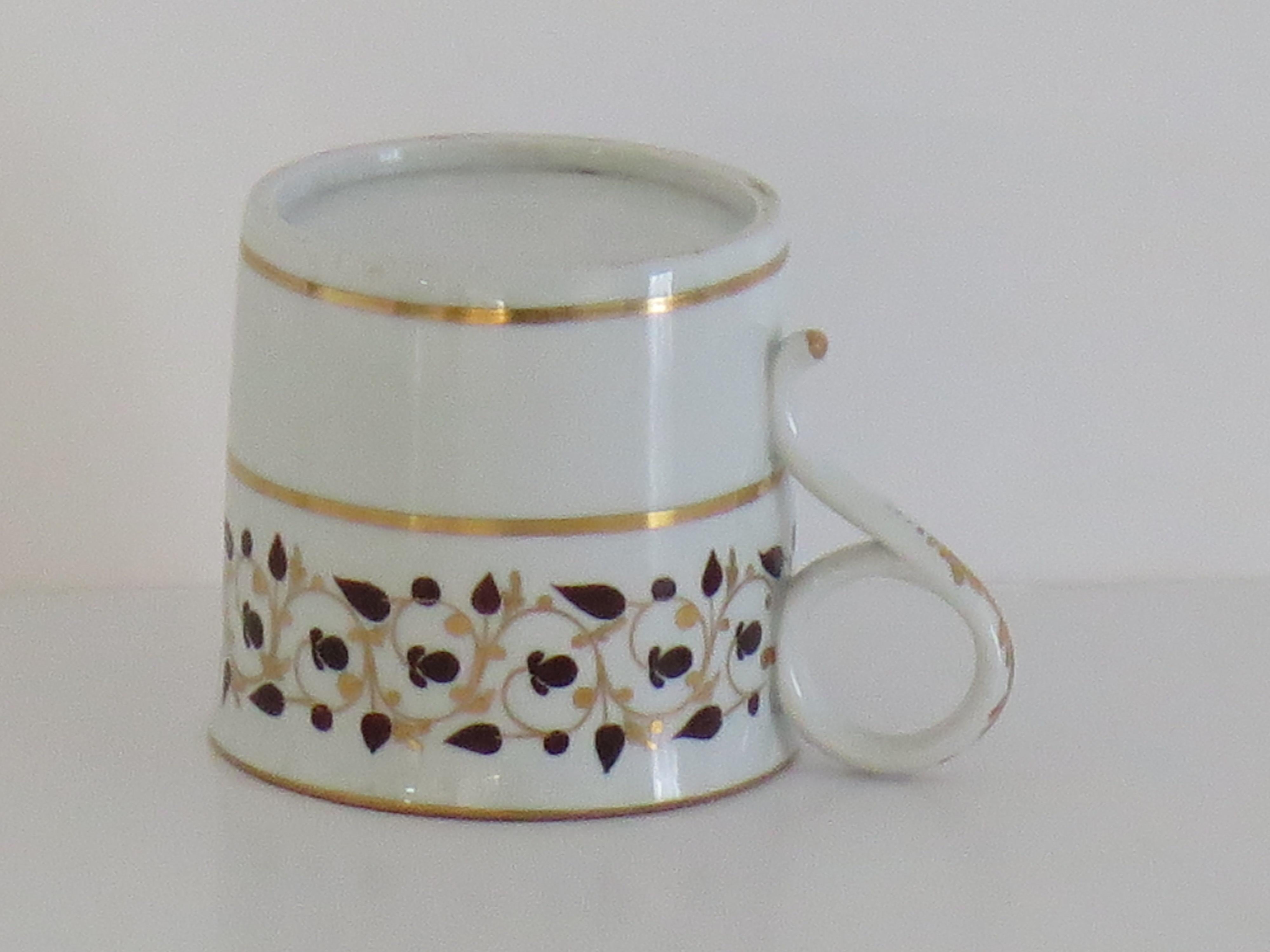 Porcelaine Boîte à café en porcelaine de la période Worcester Barr, motif de vigne, vers 1807 en vente