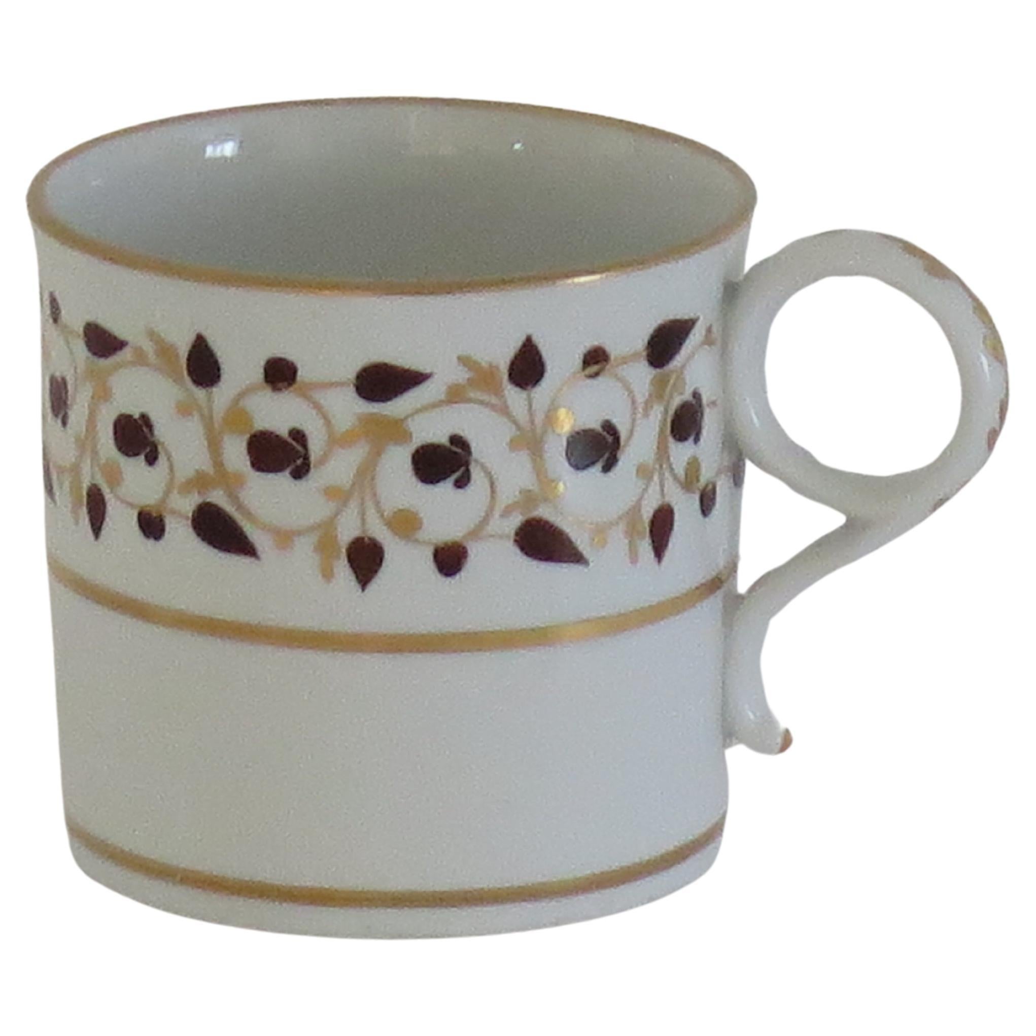 Boîte à café en porcelaine de la période Worcester Barr, motif de vigne, vers 1807 en vente