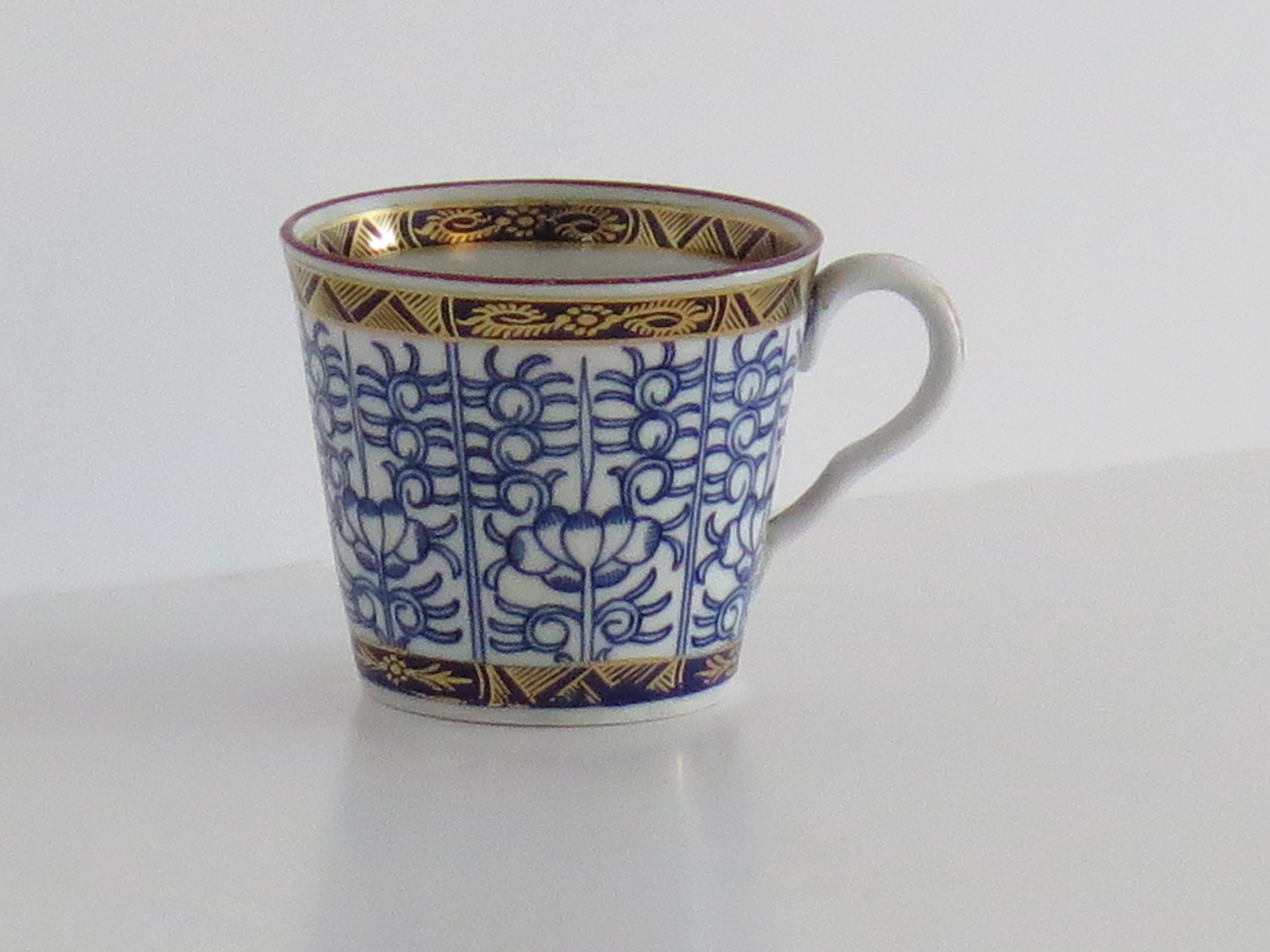 Worcester Barr Periode Porzellan Kaffeetasse in Royal Lily Muster, um 1800 (Englisch) im Angebot