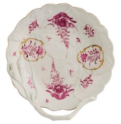 Piatto per dolci con stampo del primo periodo di Worcester Blind Earl, 1770 ca.