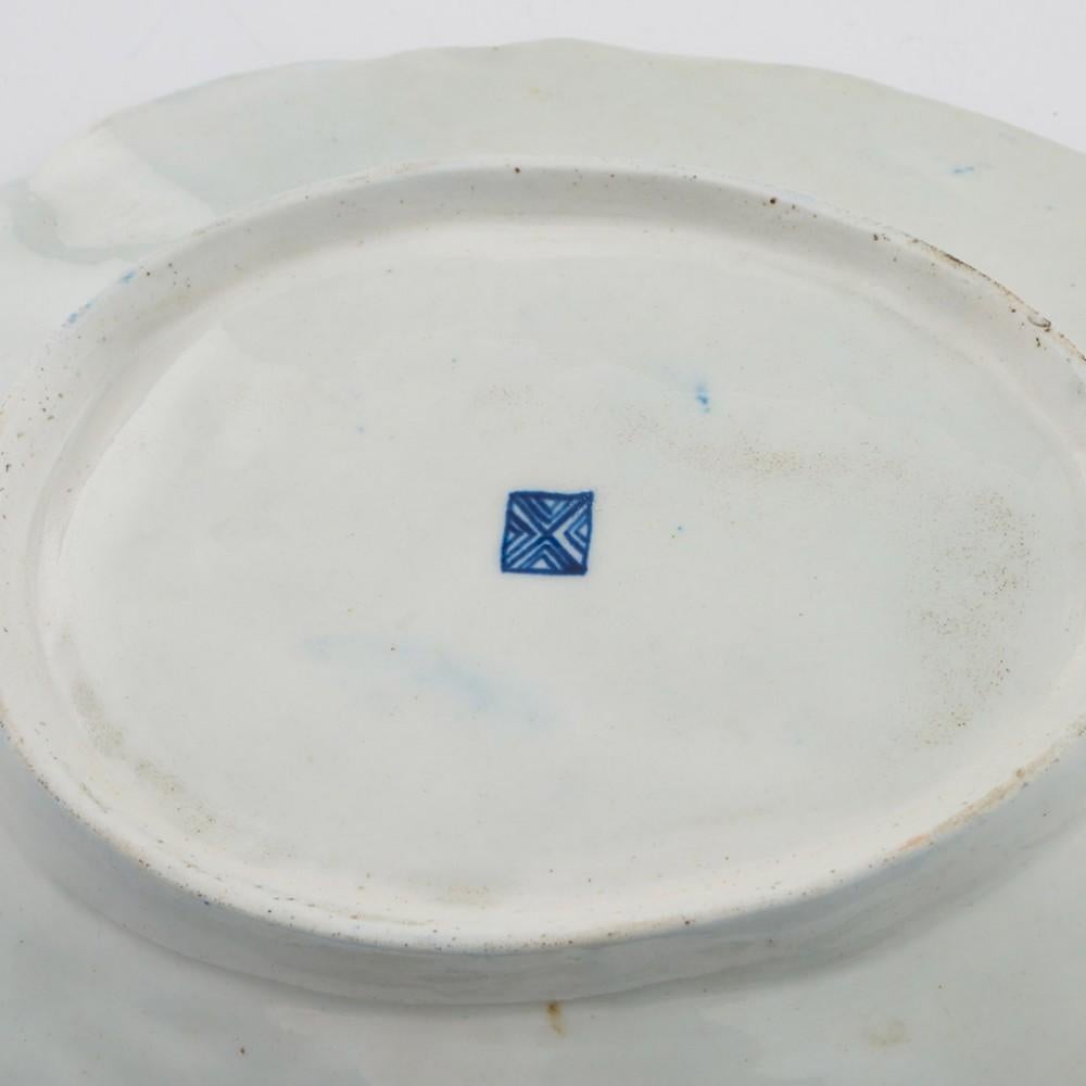 Worcester-Schale mit blauen Blättern, um 1775 (Porzellan) im Angebot