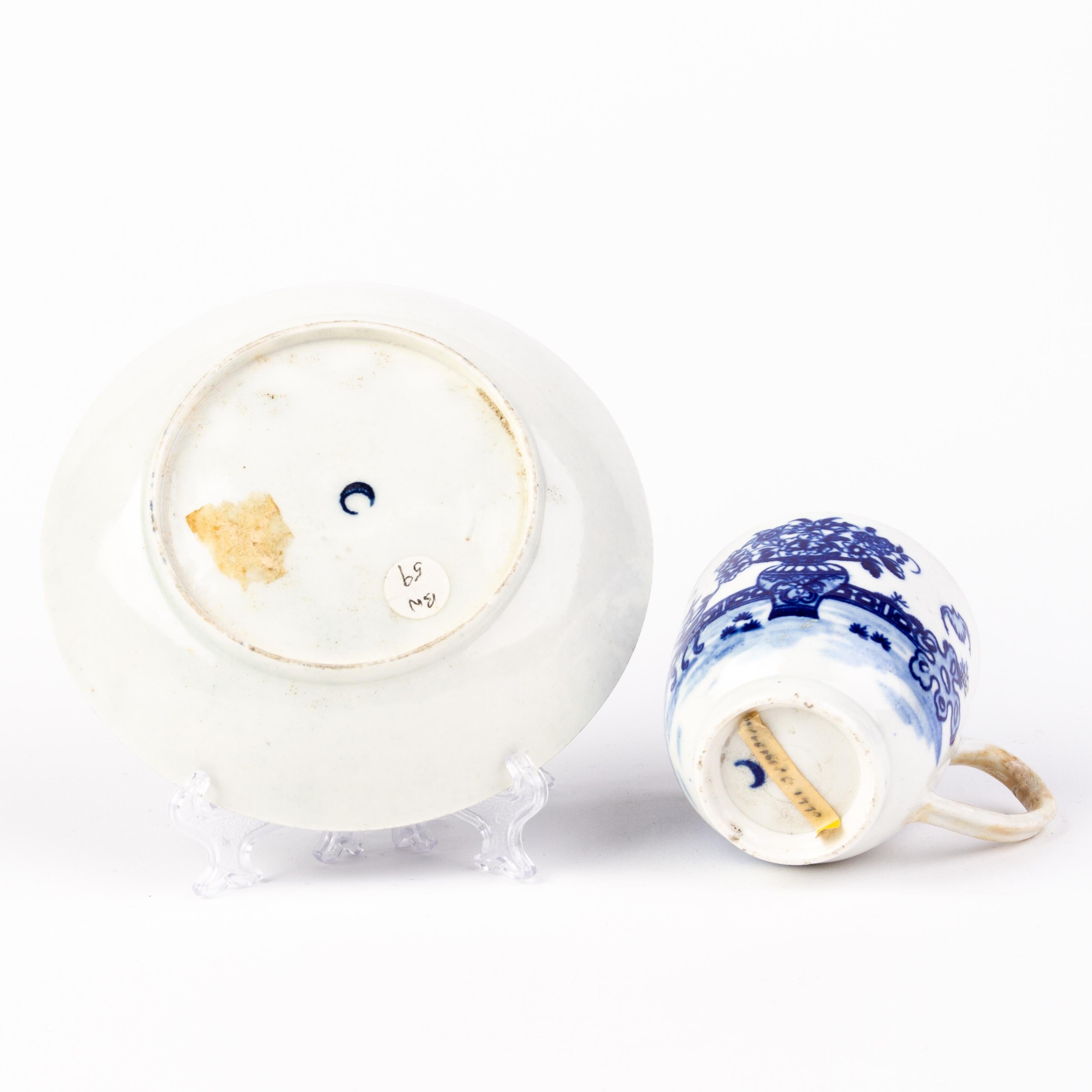 Worcester Blue & White Porcelain Tea Cup & Saucer 18th Century  For Sale 2