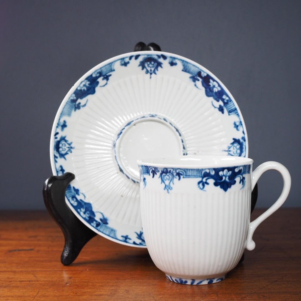 Worcester Cup & Saucer, Ribbed Form with Blue Lambrequins, c. 1756 For Sale 2