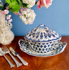 Worcester Chestnut Basket, Blue on White Pine Cone, 18th Century, circa 1770