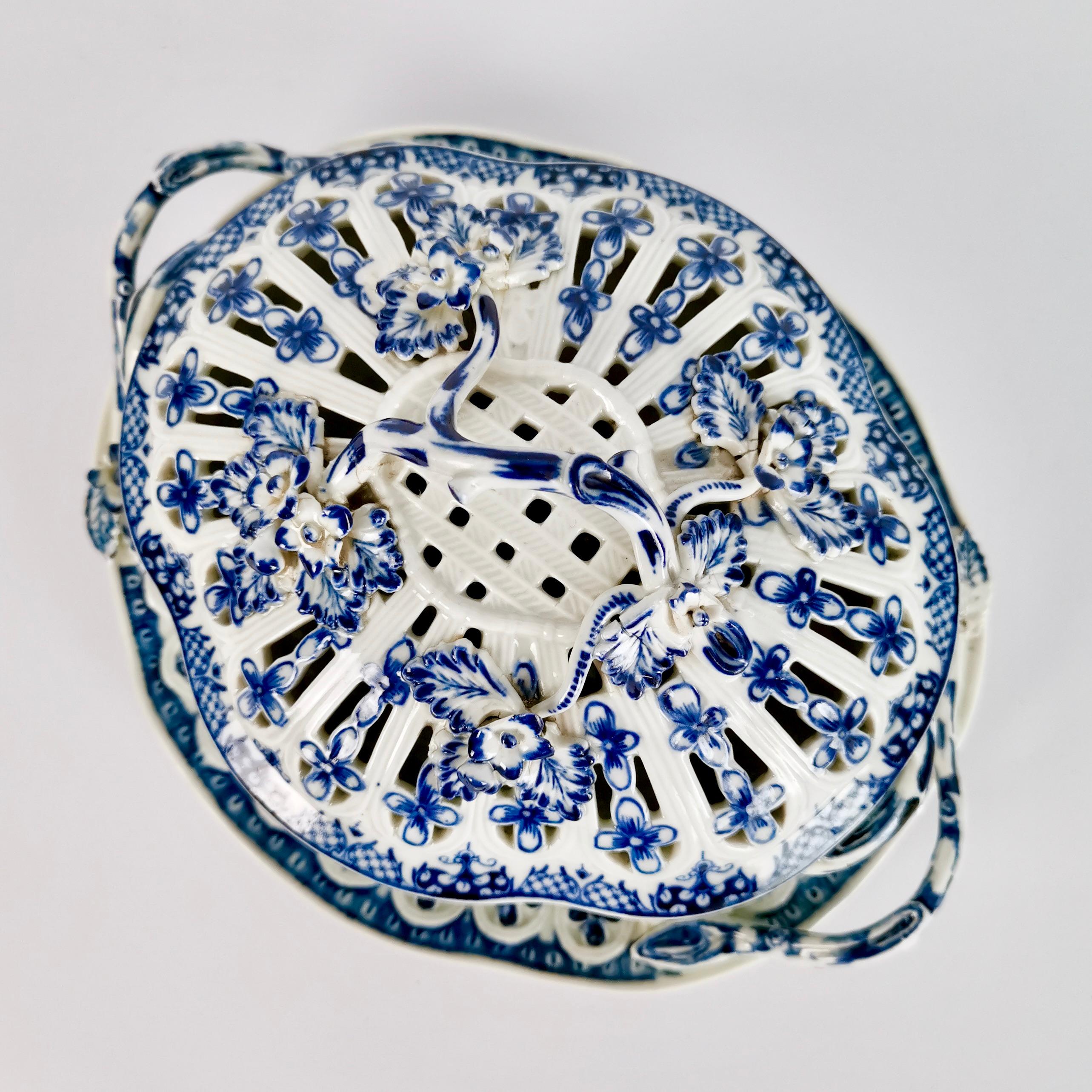 Hand-Painted Worcester Chestnut Basket, Blue on White Pine Cone, 18th Century, circa 1770