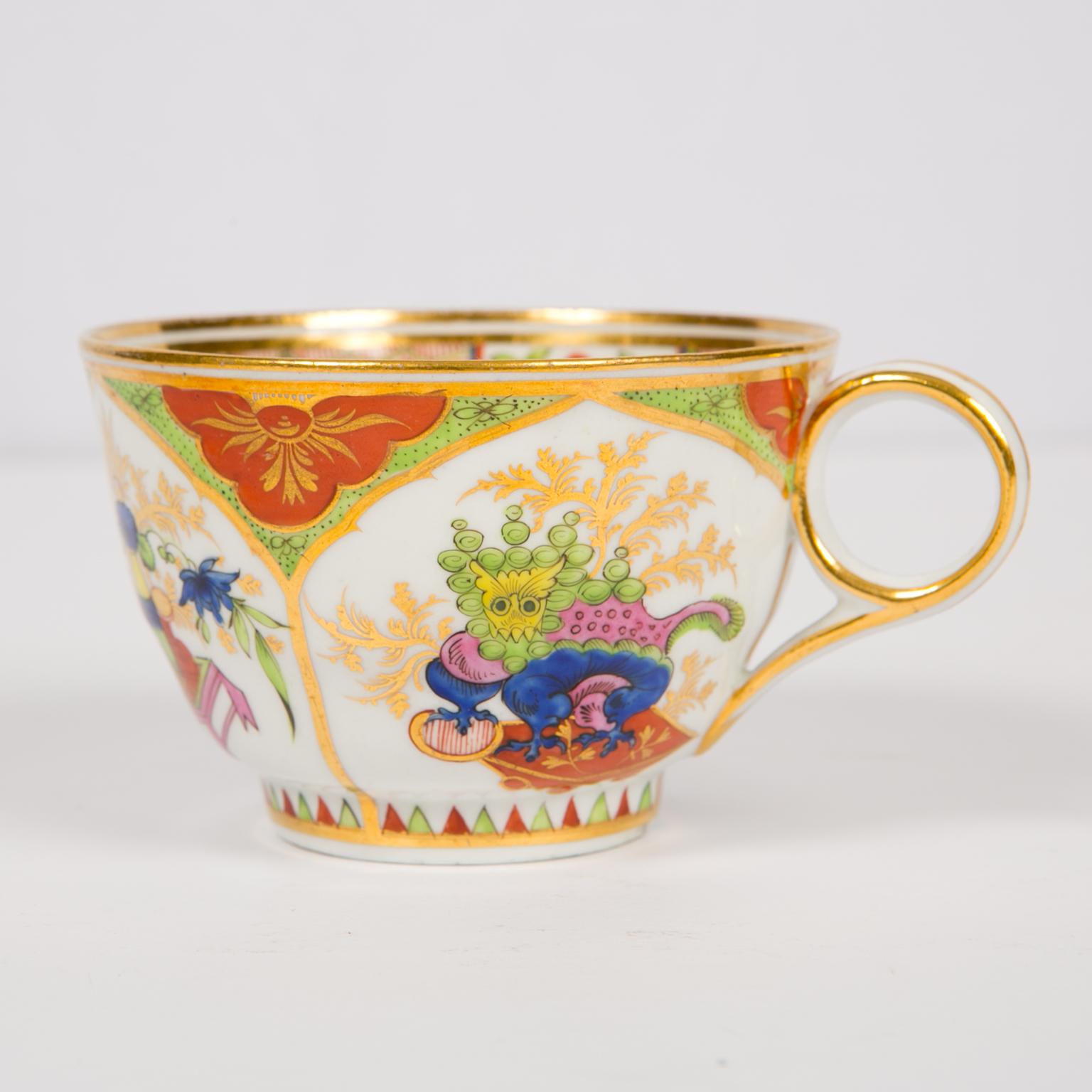 Worcester Dragon in Compartments Tea Cups and Saucers In Excellent Condition In Katonah, NY