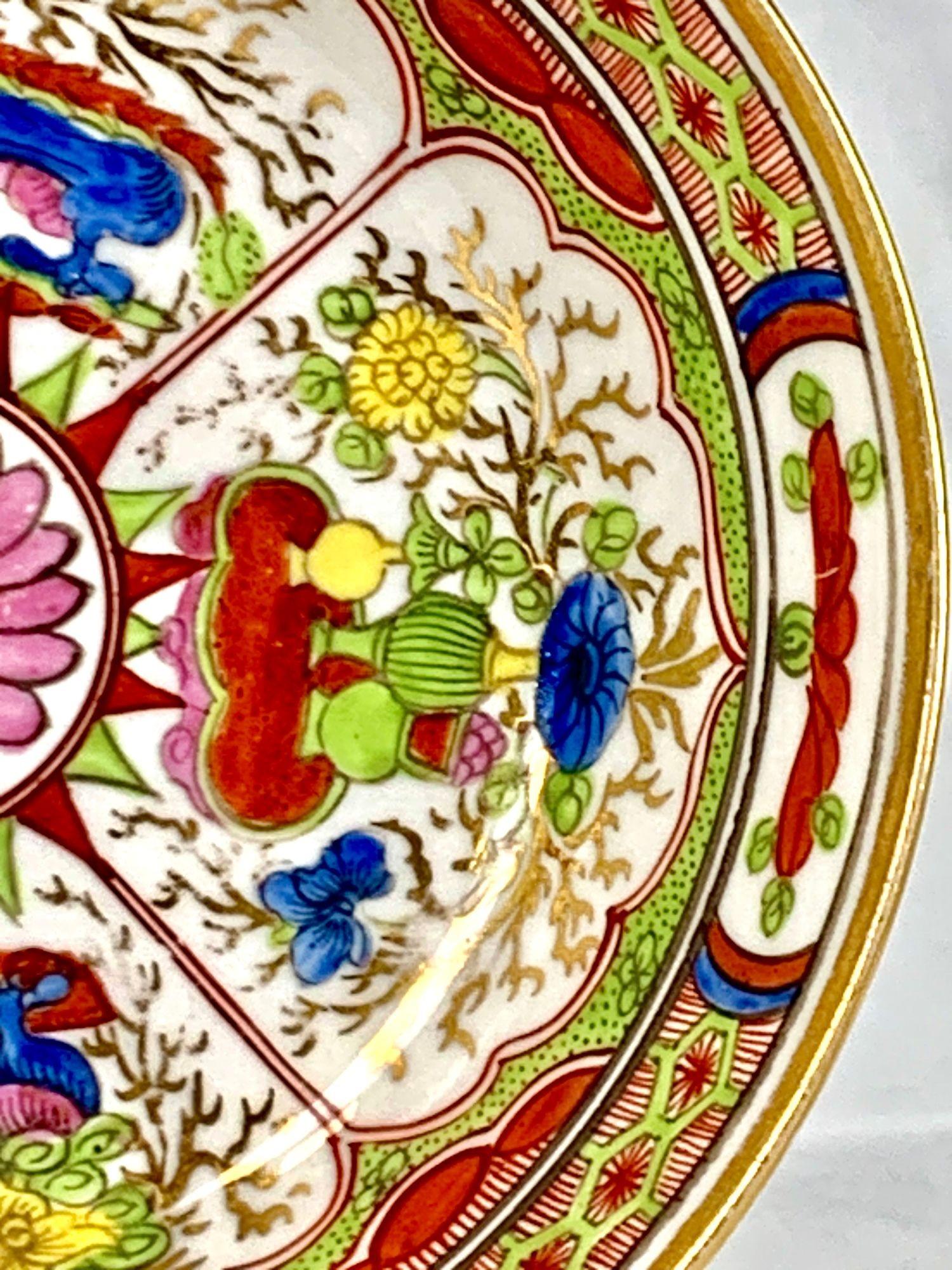 Inglese Draghi di Worcester in un gruppo di scomparti, un piattino e quattro tazze Inghilterra C-1800-1820 in vendita