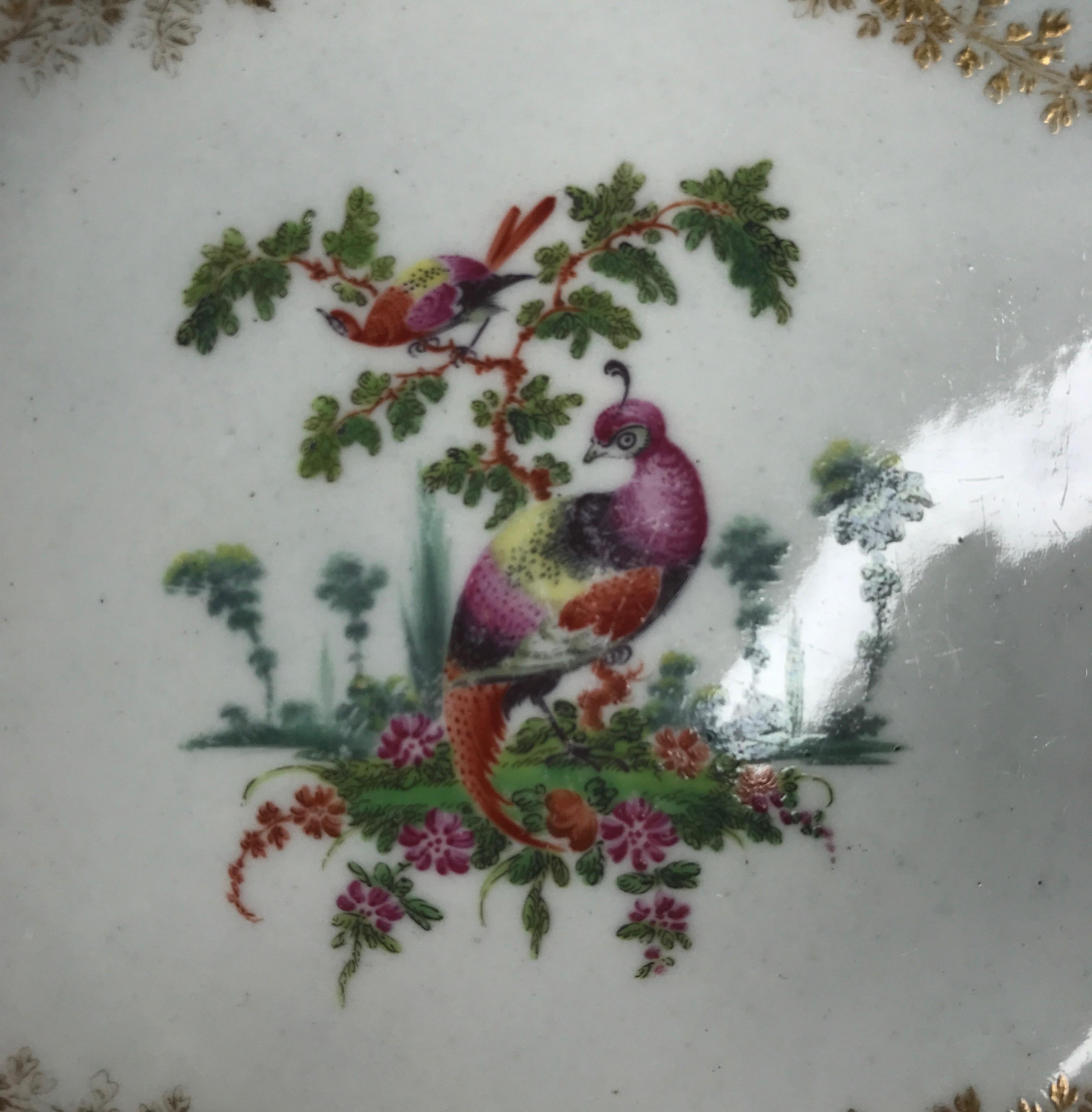 Worcester 'Fancy Birds' Plate, Gilt Garlands, c. 1770 In Good Condition For Sale In Geelong, Victoria