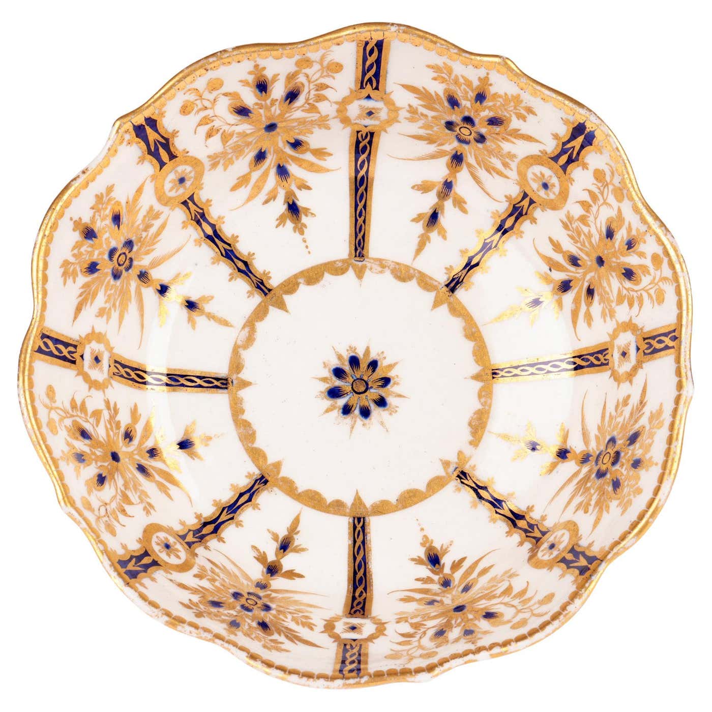 Worcester First Period Gilded Pattern Early Porcelain Bowl For Sale at ...
