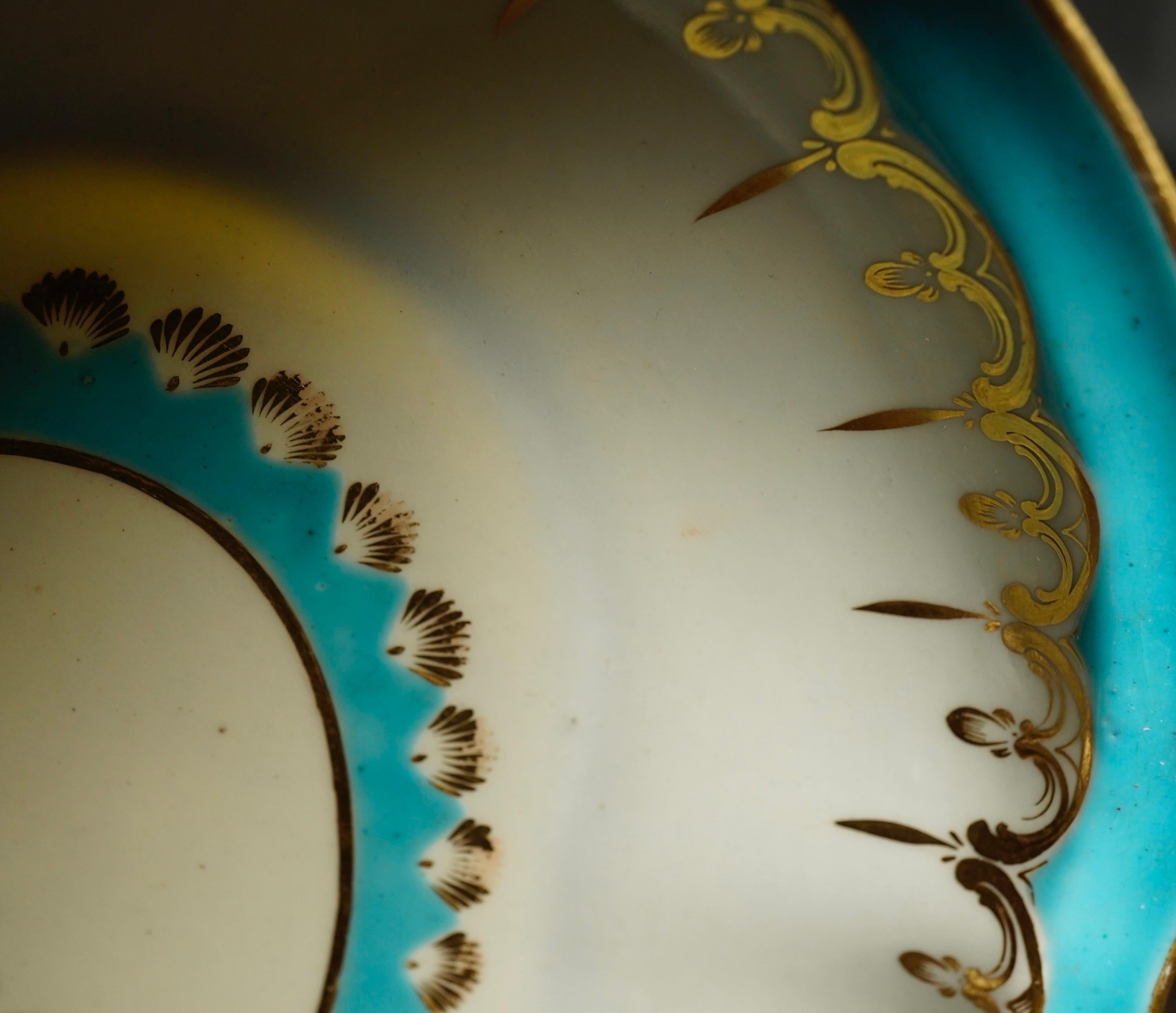 Worcester Heart-Shape Serving Dish, Turquoise and Gilt with Flowers, circa 1770 For Sale 3