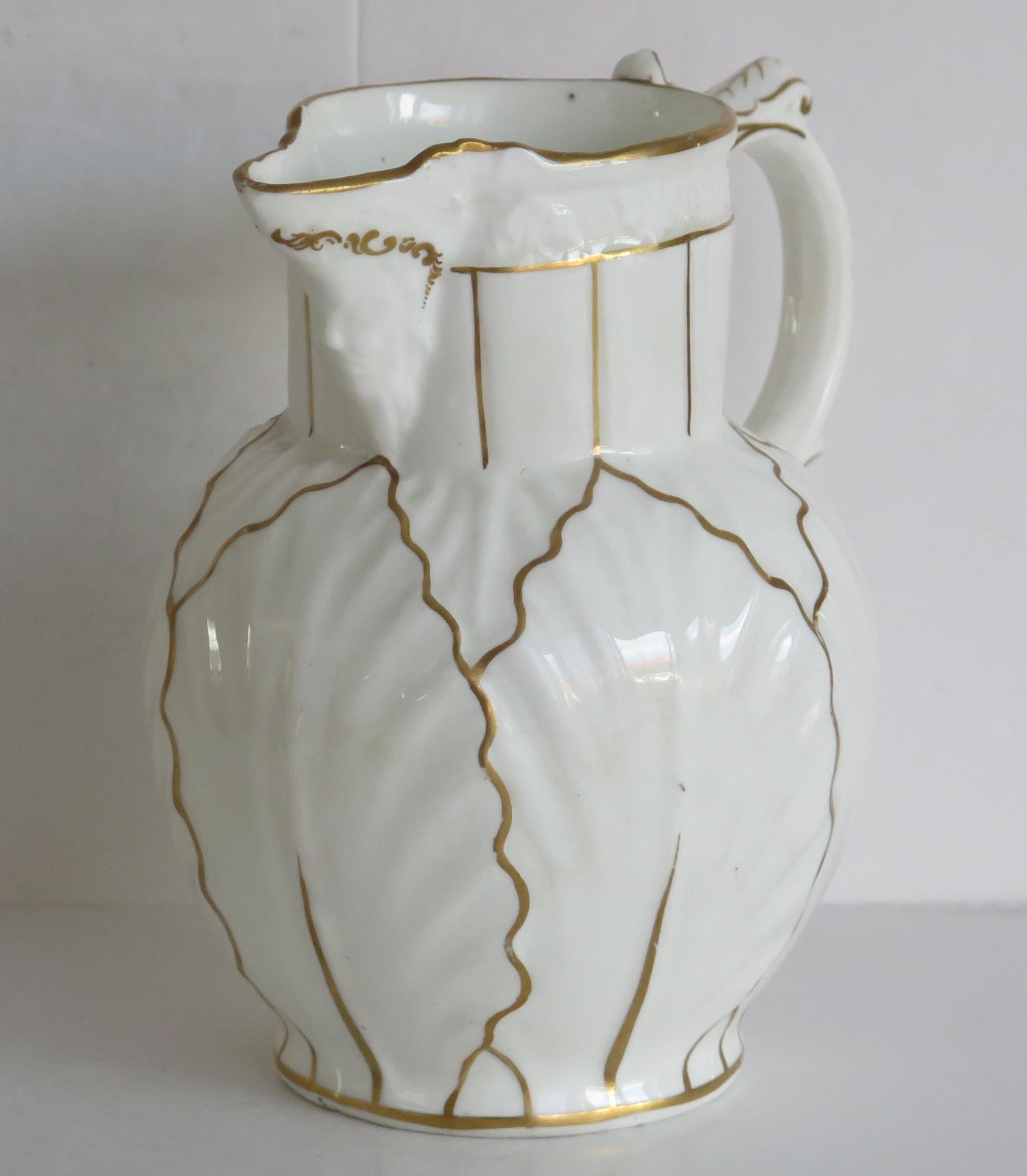Worcester Mask Head Jug in Cabbage Leaf Pattern porcelain, Early 19th Century In Good Condition In Lincoln, Lincolnshire