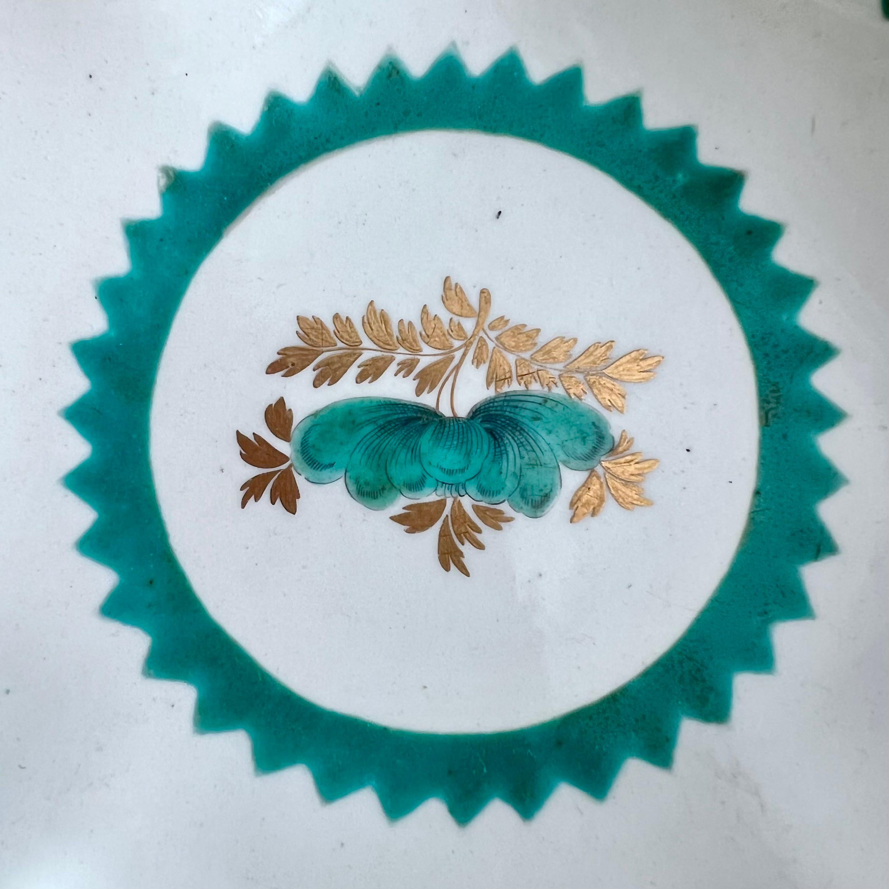 Worcester Pair of Shell Dishes, French Green Stencil Pattern, ca 1770 In Good Condition For Sale In London, GB