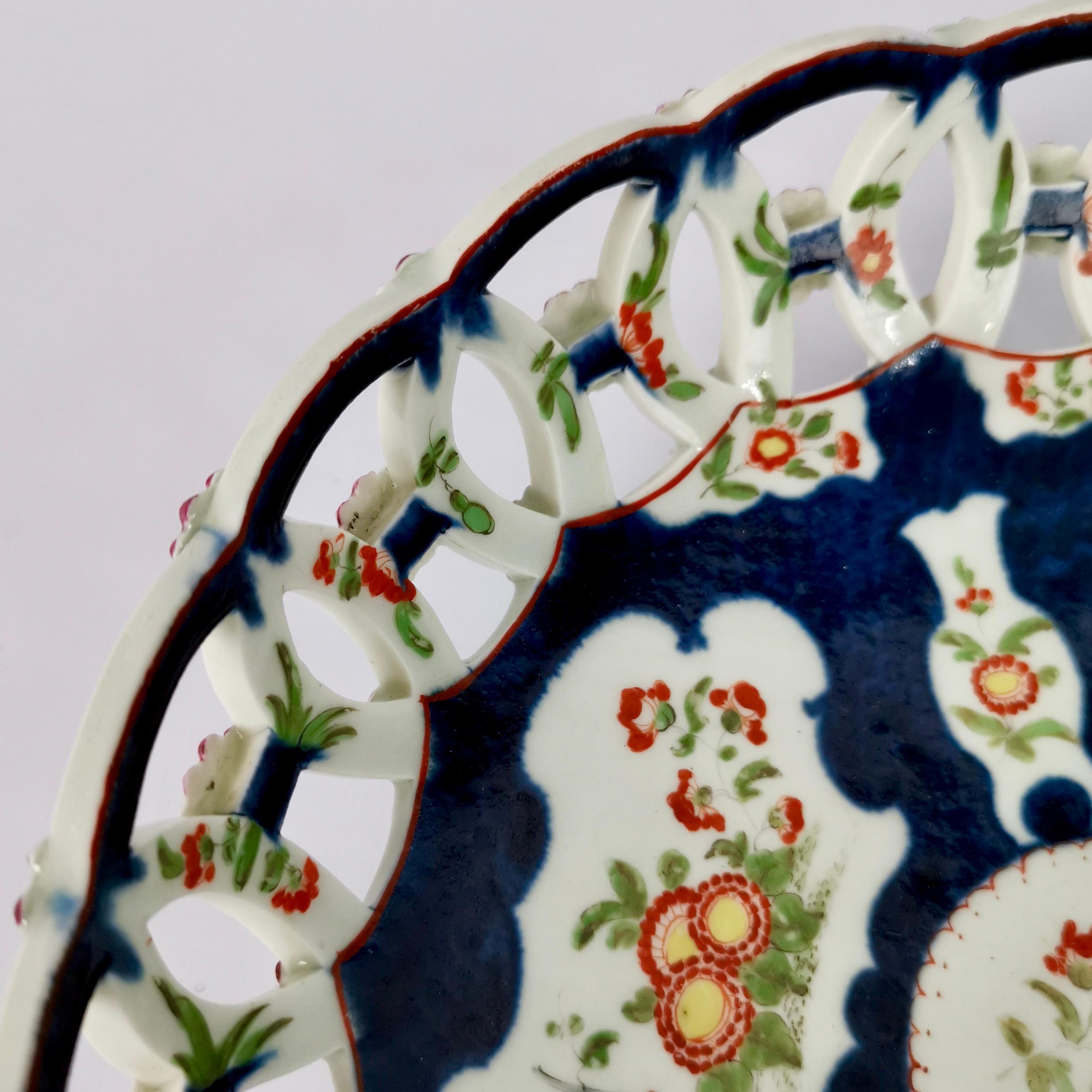 Worcester Pierced Porcelain Basket, Blue Scale Japanese Kakiemon, circa 1765 For Sale 3