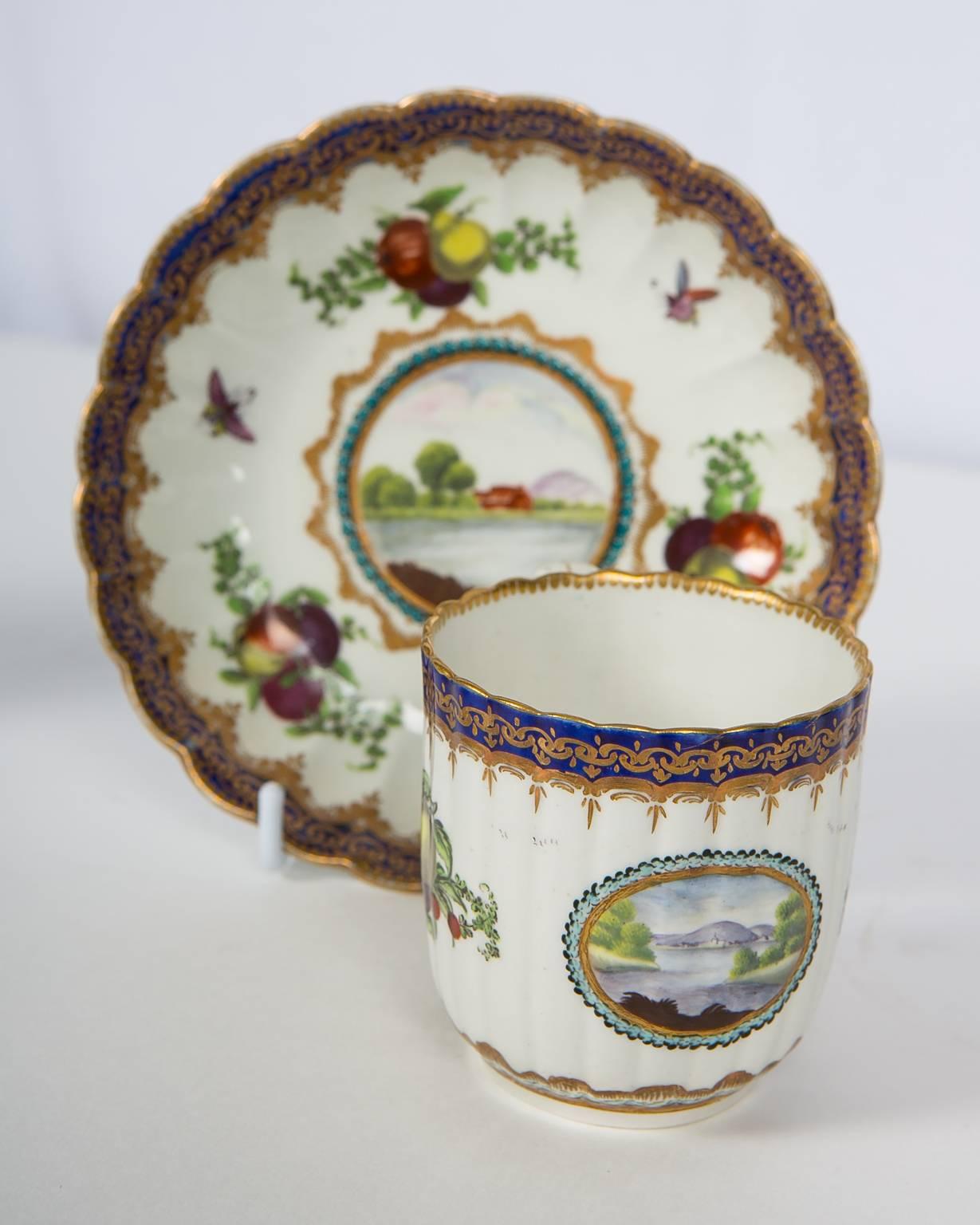 Pair First Period Worcester Porcelain Cups and Saucers England Circa 1772 For Sale 2