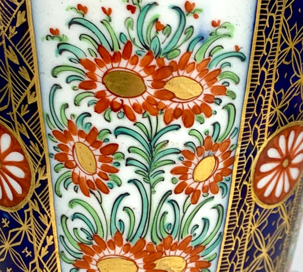 Worcester Porcelain Rich Queens Pattern Beaker Hand Painted England, Circa 1815 2