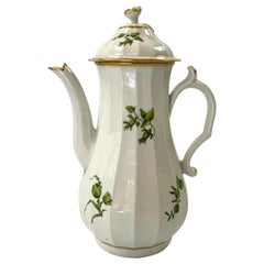 Worcester Porcelain Coffee Pot, c. 1770