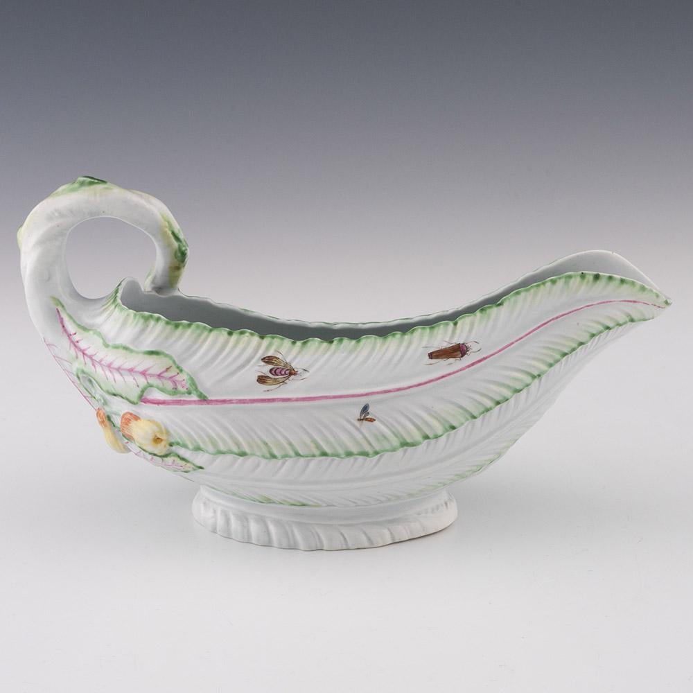 Worcester Porcelain Cos Moulded Sauce Boat c1757 Bon état - En vente à Tunbridge Wells, GB