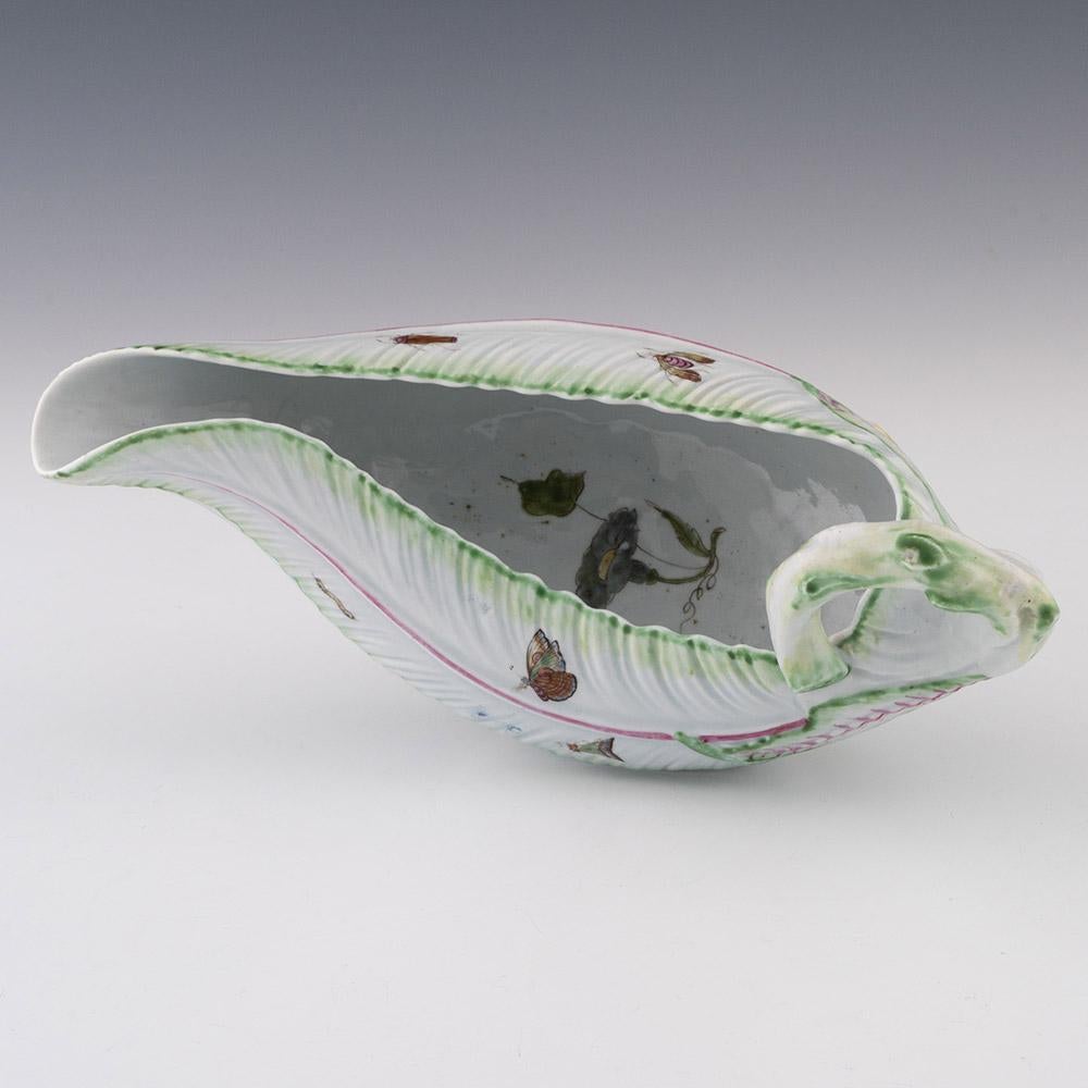 Porcelaine Worcester Porcelain Cos Moulded Sauce Boat c1757 en vente