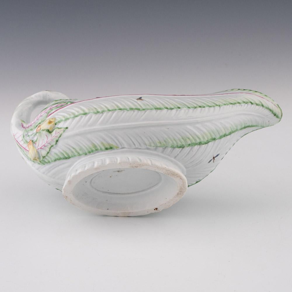 Worcester Porcelain Cos Moulded Sauce Boat c1757 en vente 1
