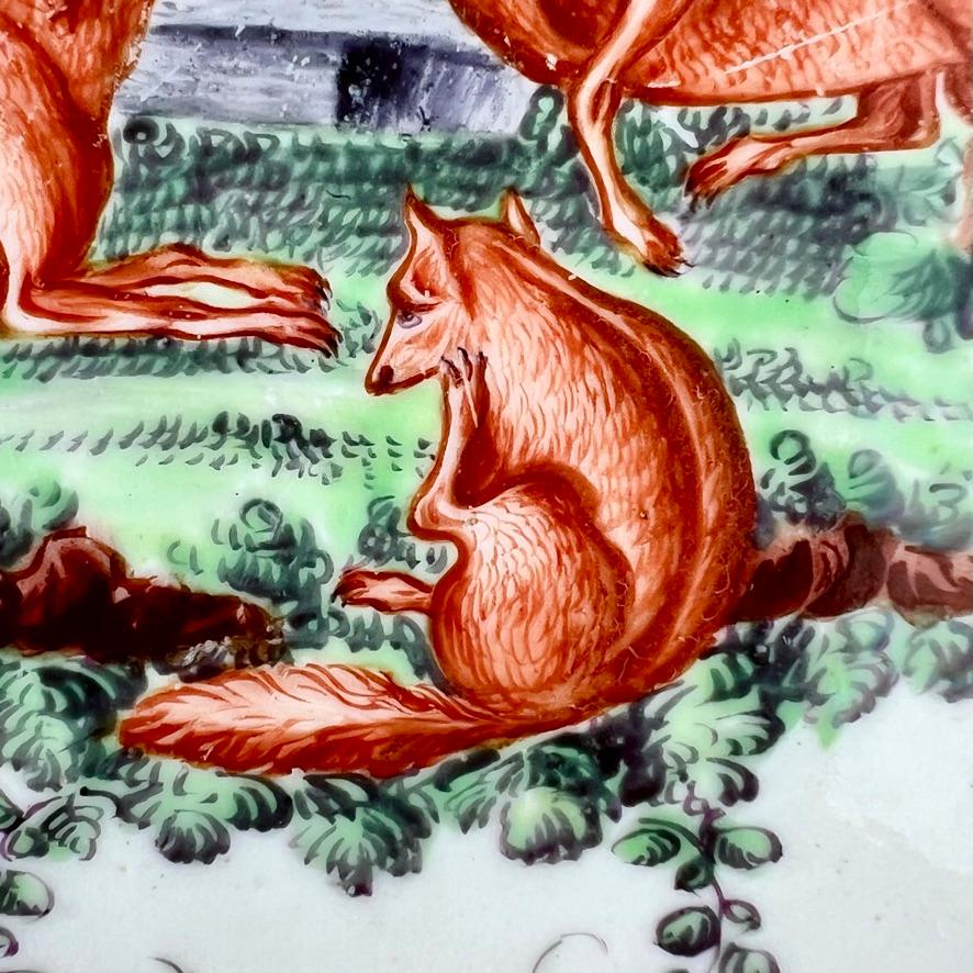Assiette profonde en porcelaine de Worcester, Fable des trois renards d'Esope, vers 1780 Bon état - En vente à London, GB