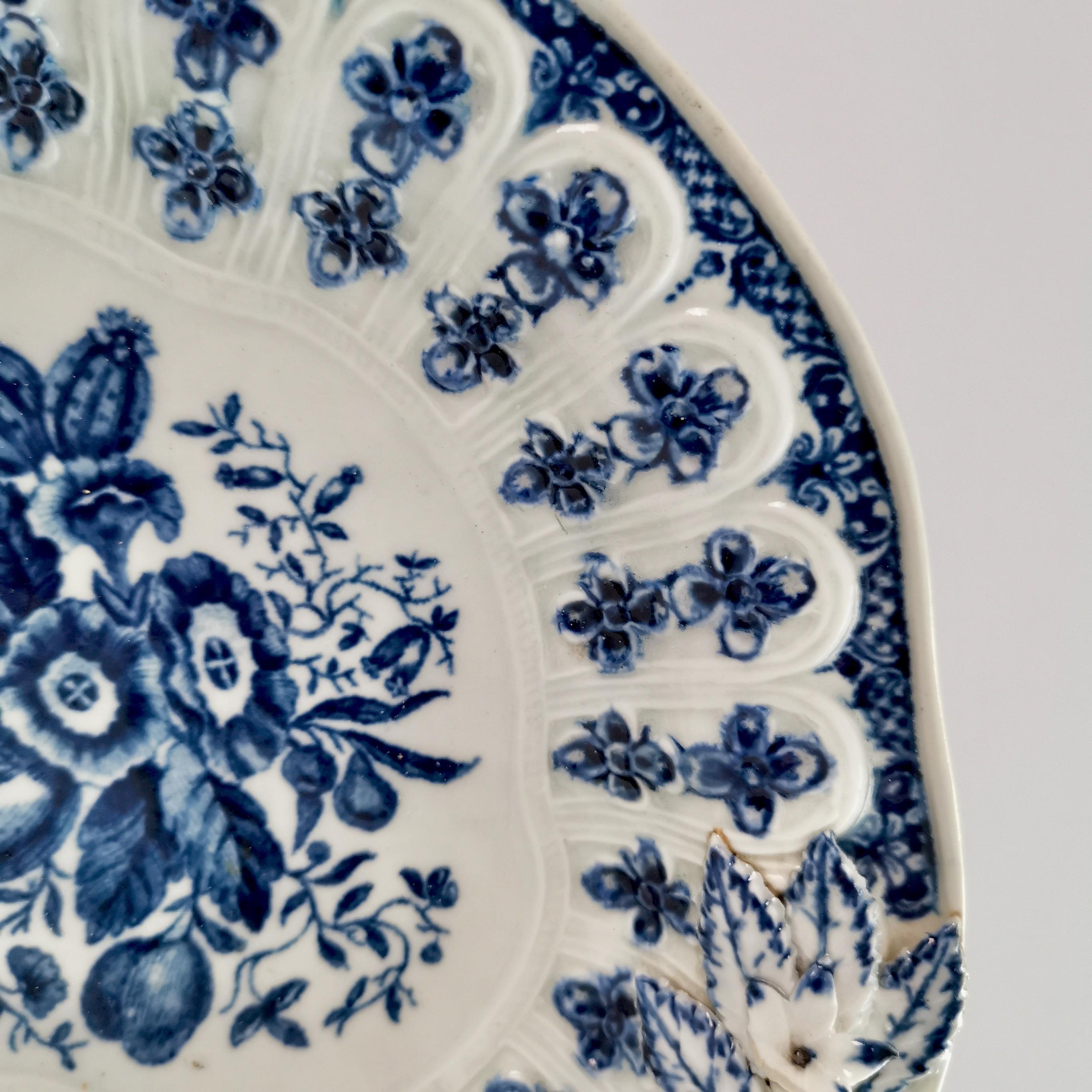 English Worcester Porcelain Dish, Blue on White Pine Cone Pattern, circa 1770
