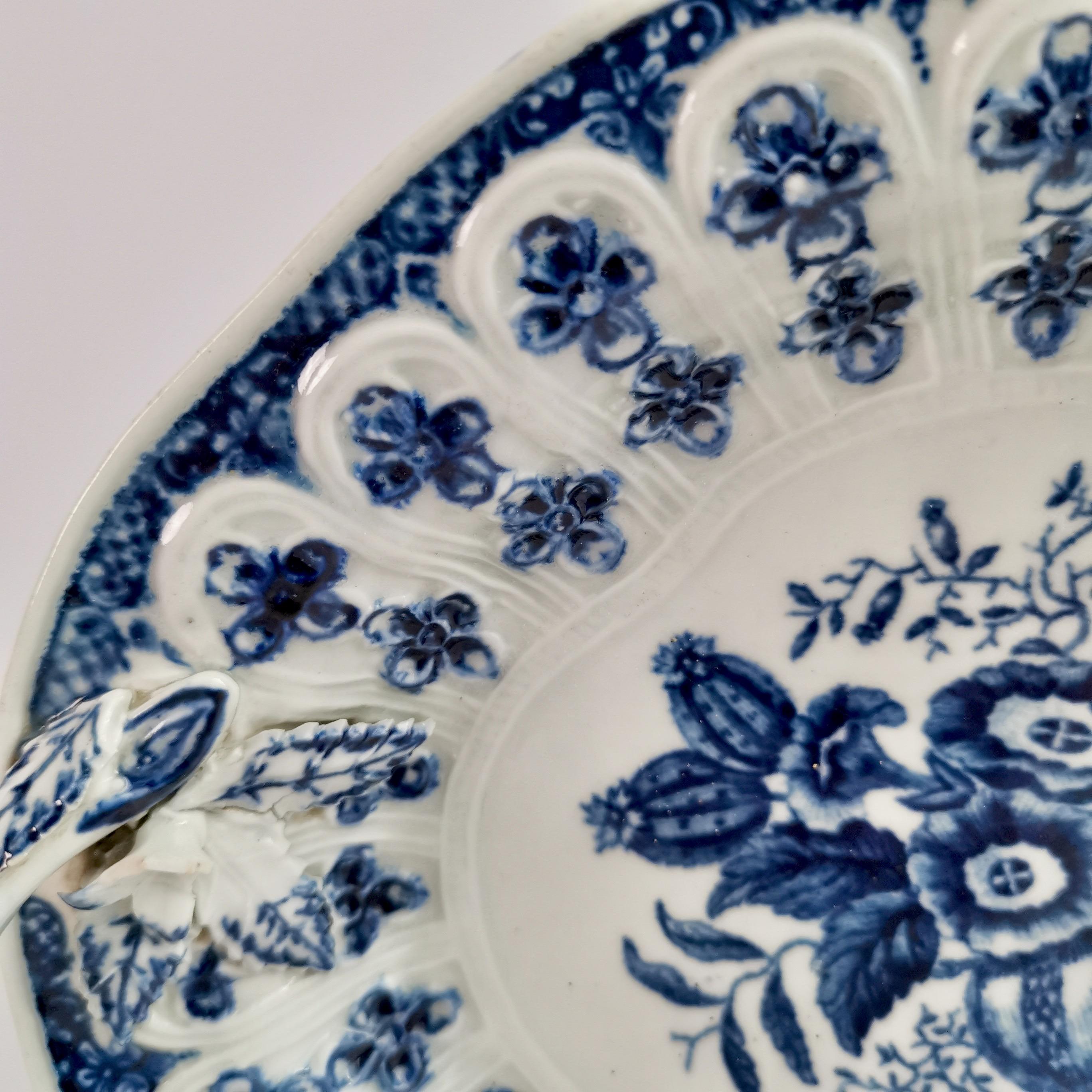 Hand-Painted Worcester Porcelain Dish, Blue on White Pine Cone Pattern, circa 1770