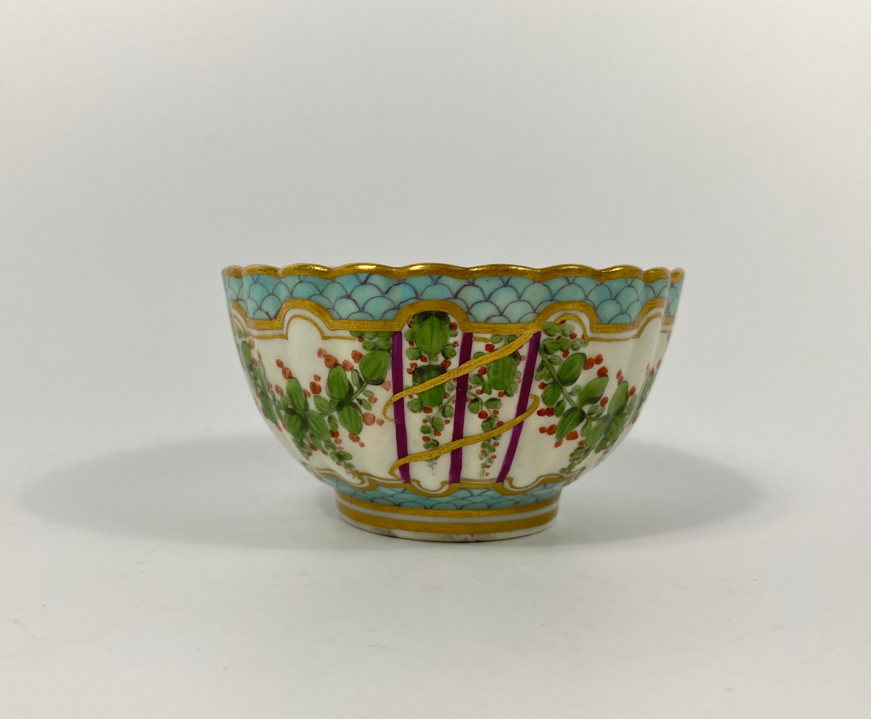 Worcester Porcelain ‘Hop Trellis’ Teabowl and Saucer, circa 1770 In Good Condition In Gargrave, North Yorkshire