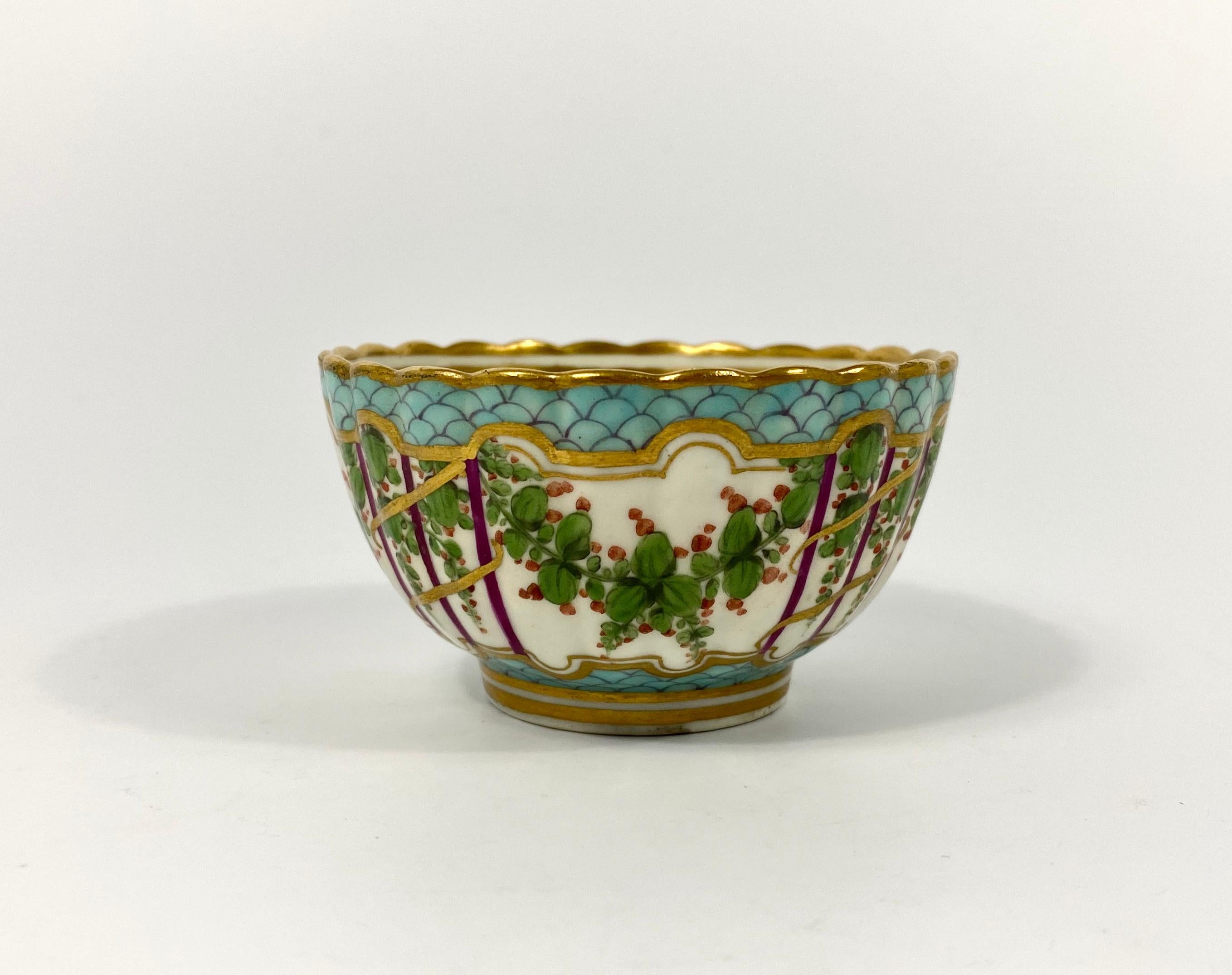 Worcester Porcelain ‘Hop Trellis’ Teabowl and Saucer, circa 1770 1