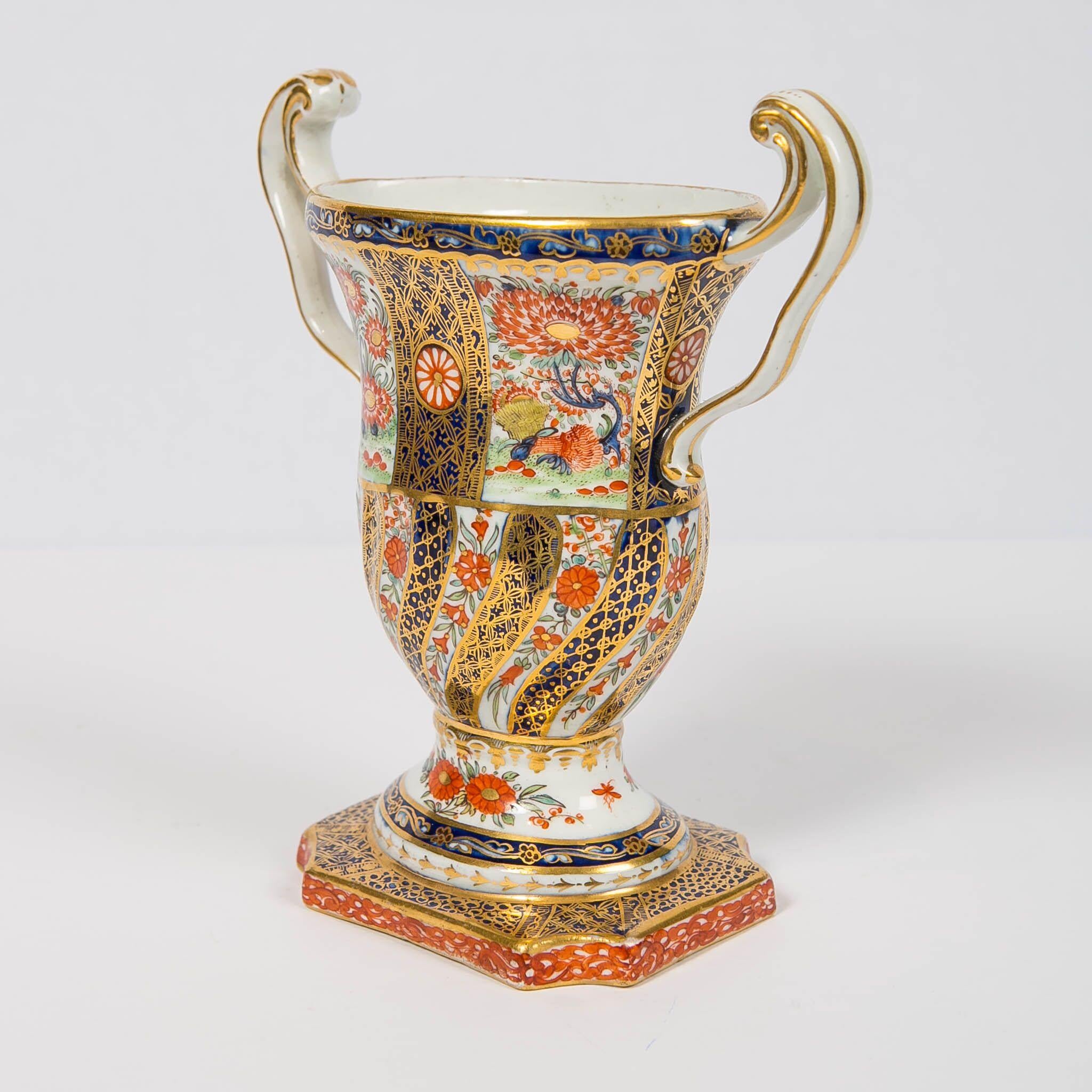 English Worcester Porcelain Imari Bud Vase Hand Painted in England, circa 1810