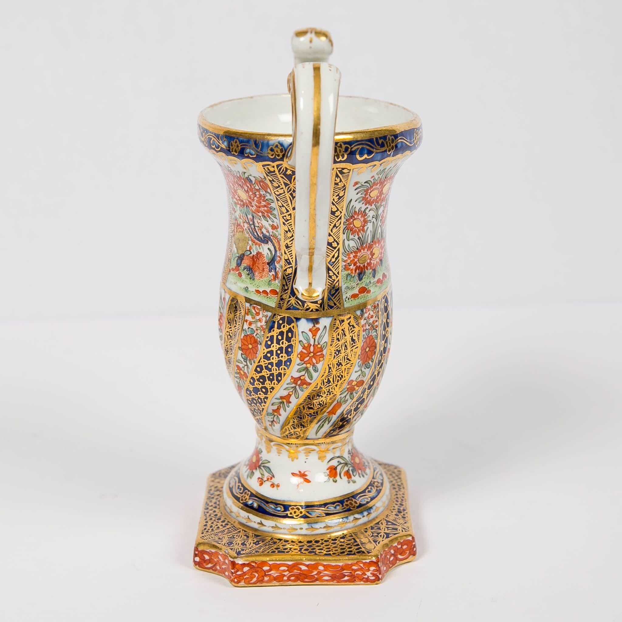 Hand-Painted Worcester Porcelain Imari Bud Vase Hand Painted in England, circa 1810