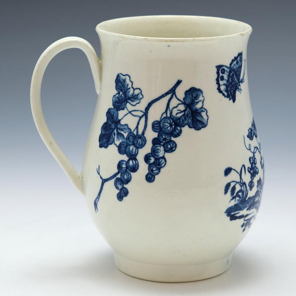 George III Tasse à cidre perroquet piqué en porcelaine de Worcester, vers 1775 en vente