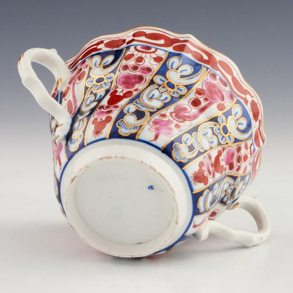 Tasse à chocolat et soucoupe en porcelaine de Worcester à motif Queen Charlotte, vers 1770 en vente 4
